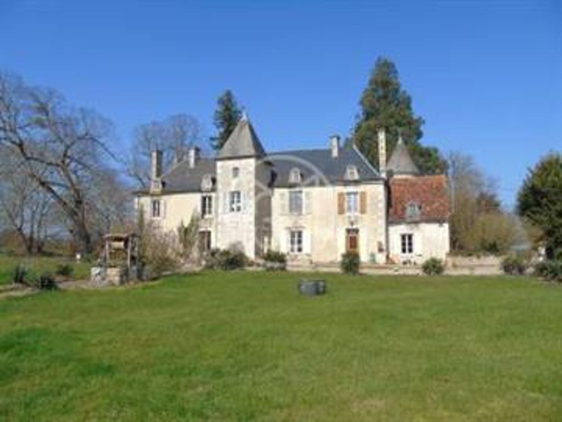 Huis in Saint-Savin, Nouvelle-Aquitaine 10198735