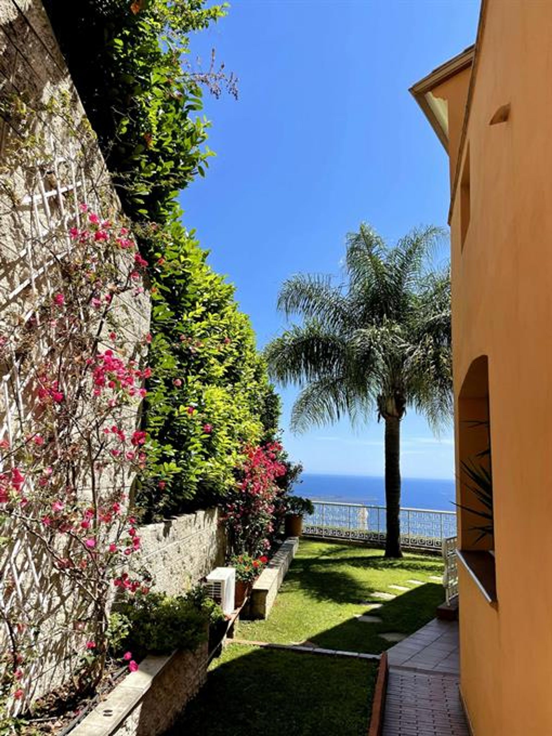 Hus i Beausoleil, Provence-Alpes-Côte d'Azur 10198741