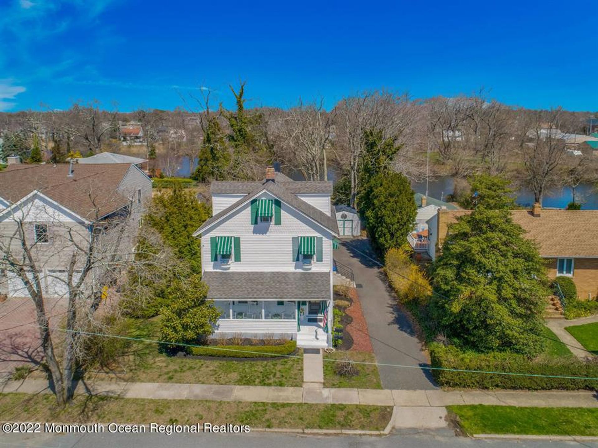 House in Villa Park, New Jersey 10199062