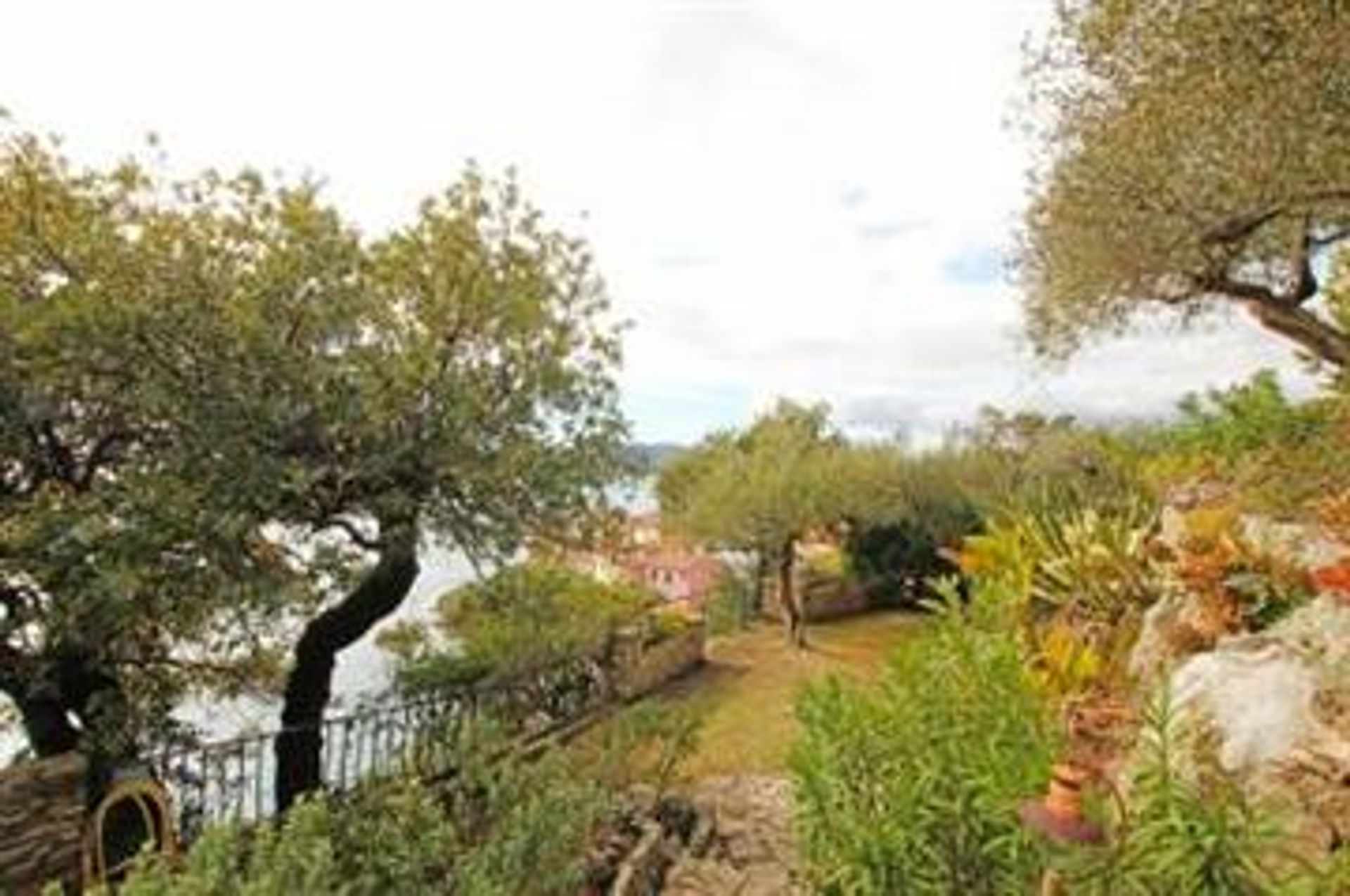 rumah dalam Lerici, Liguria 10199114