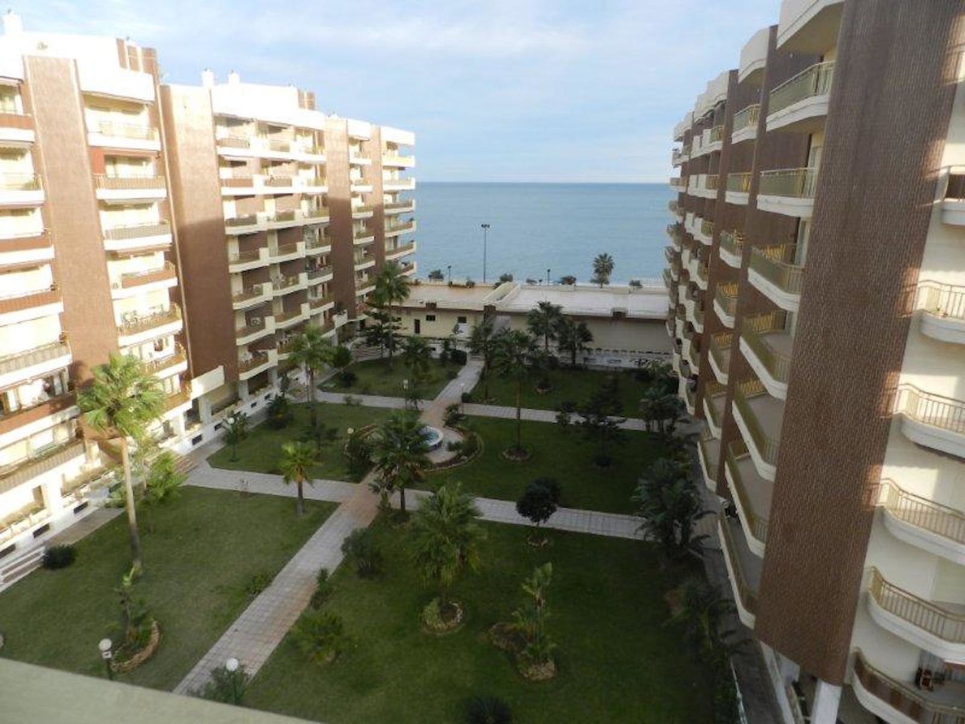 Condominio en Fuengirola, Andalucía 10199508