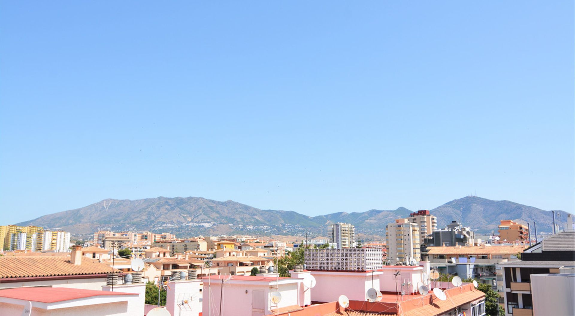 Condominium in Fuengirola, Andalucía 10199537