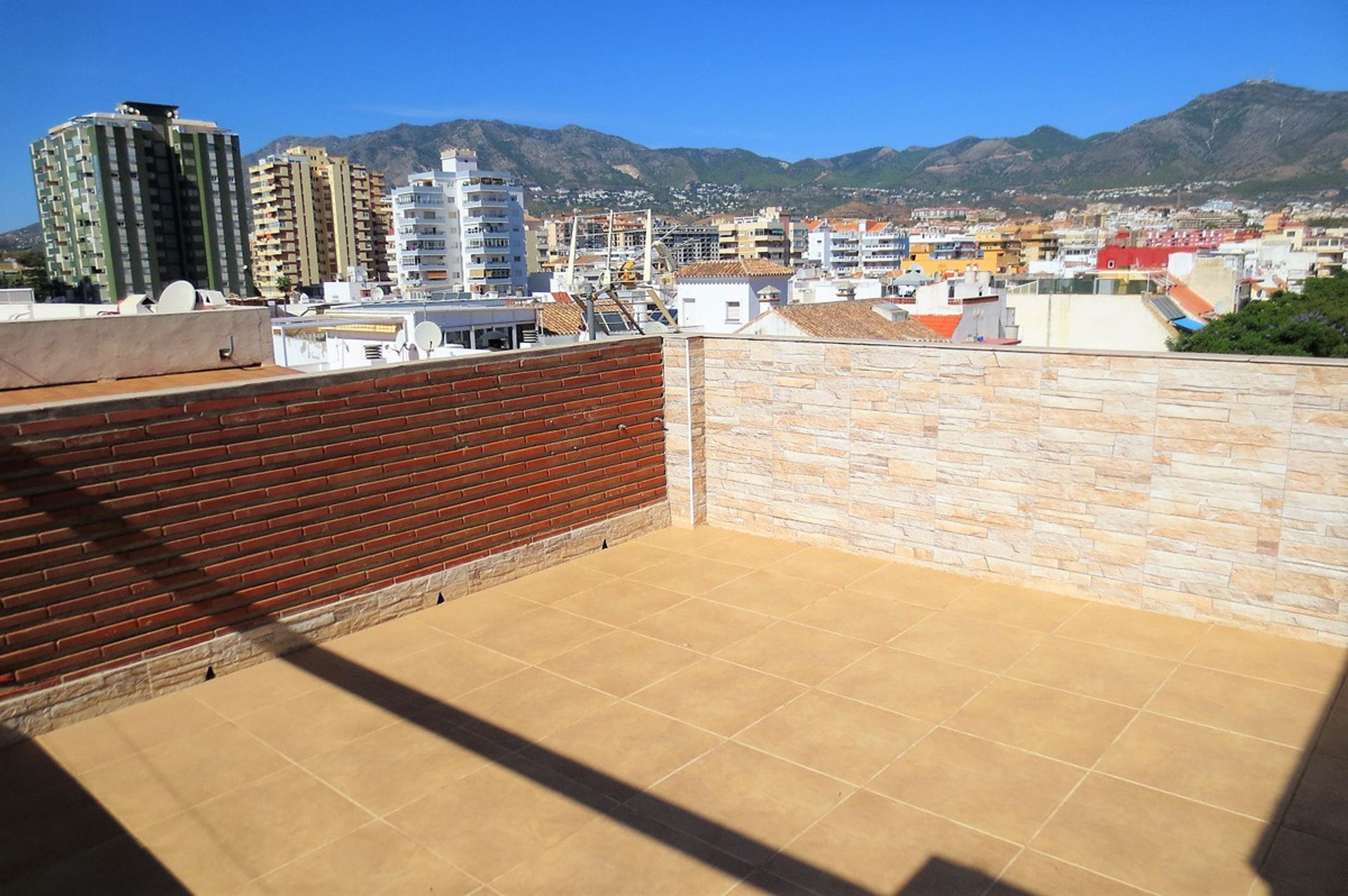 Condominio en Fuengirola, Andalucía 10199568