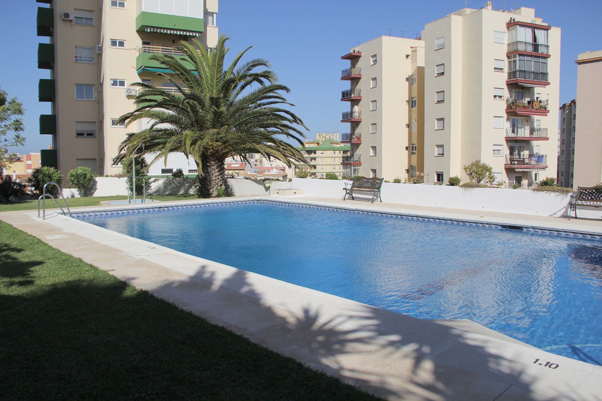 Condominio en Fuengirola, Andalucía 10199588