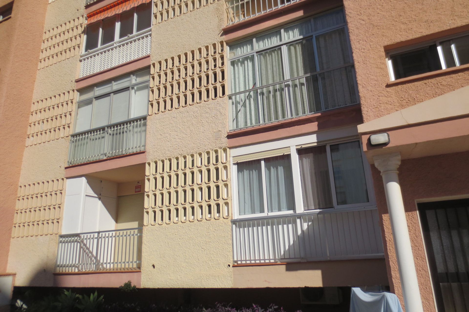 Condominium in Fuengirola, Andalucía 10199626