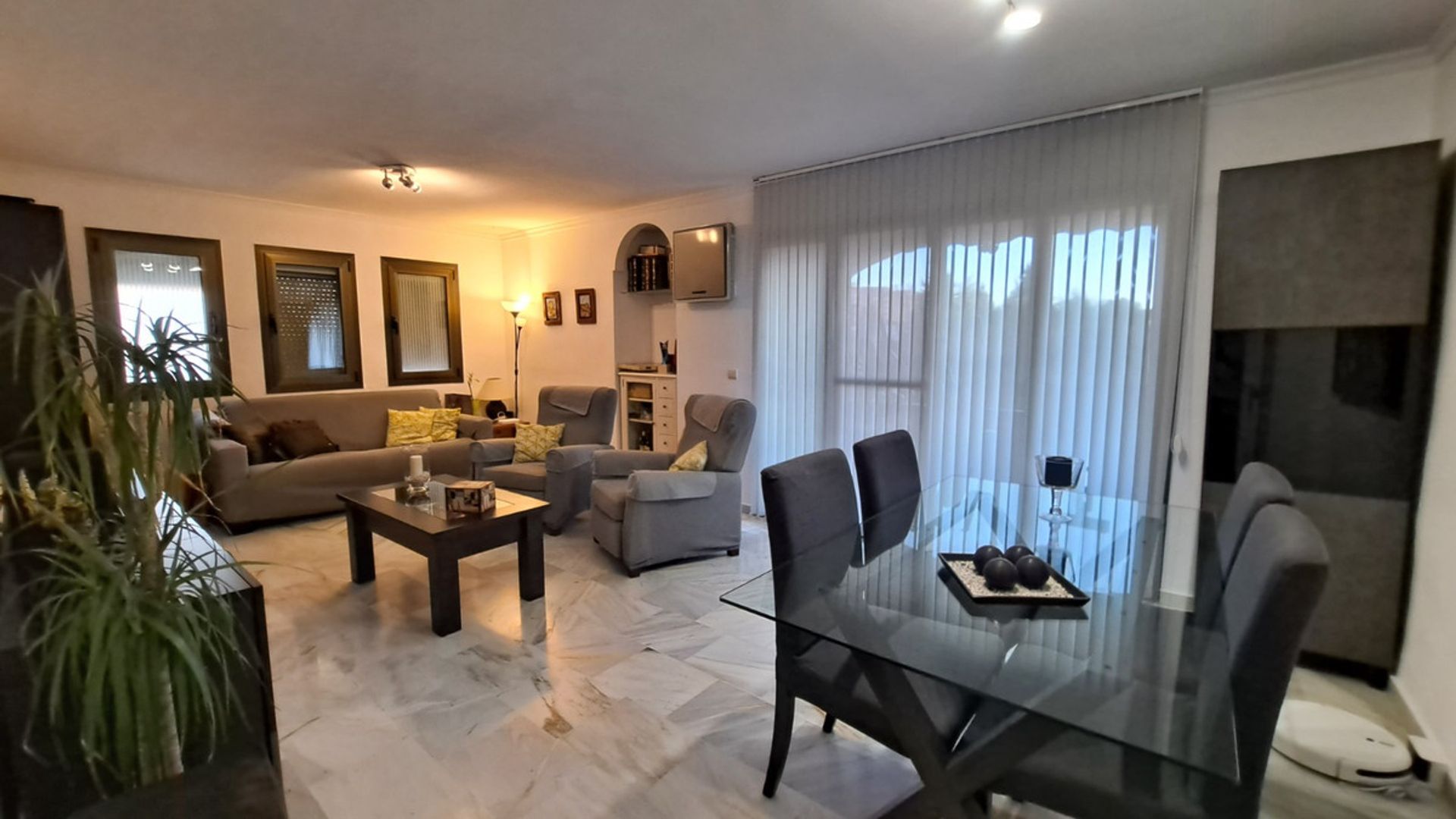 Condominio en Fuengirola, Andalucía 10199661