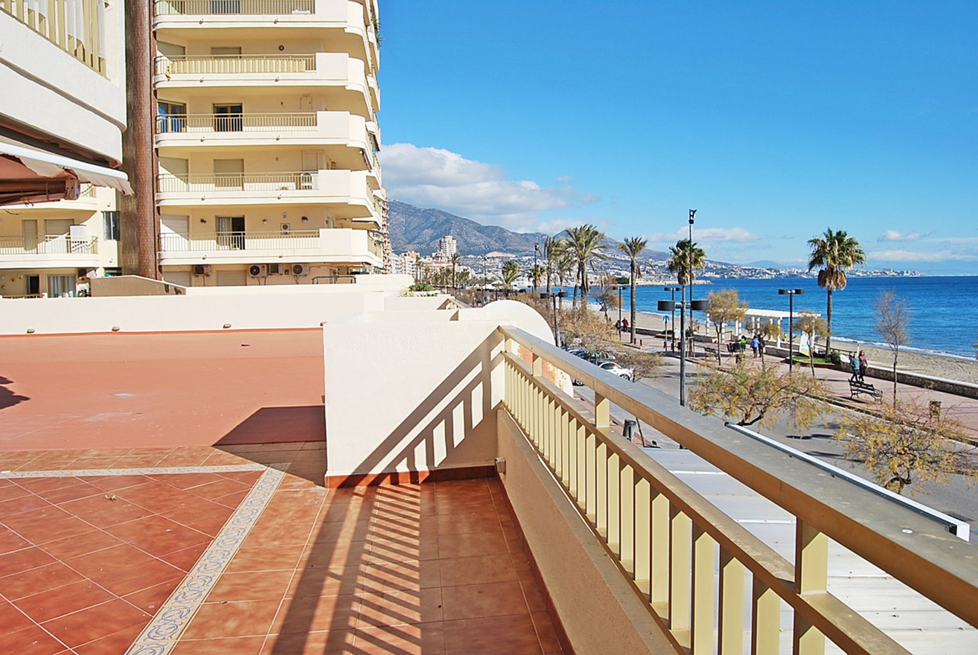 Condominium in Fuengirola, Andalucía 10199681