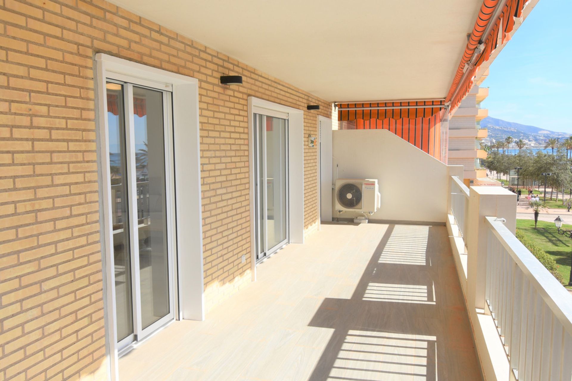 Condominio en Fuengirola, Andalucía 10199711