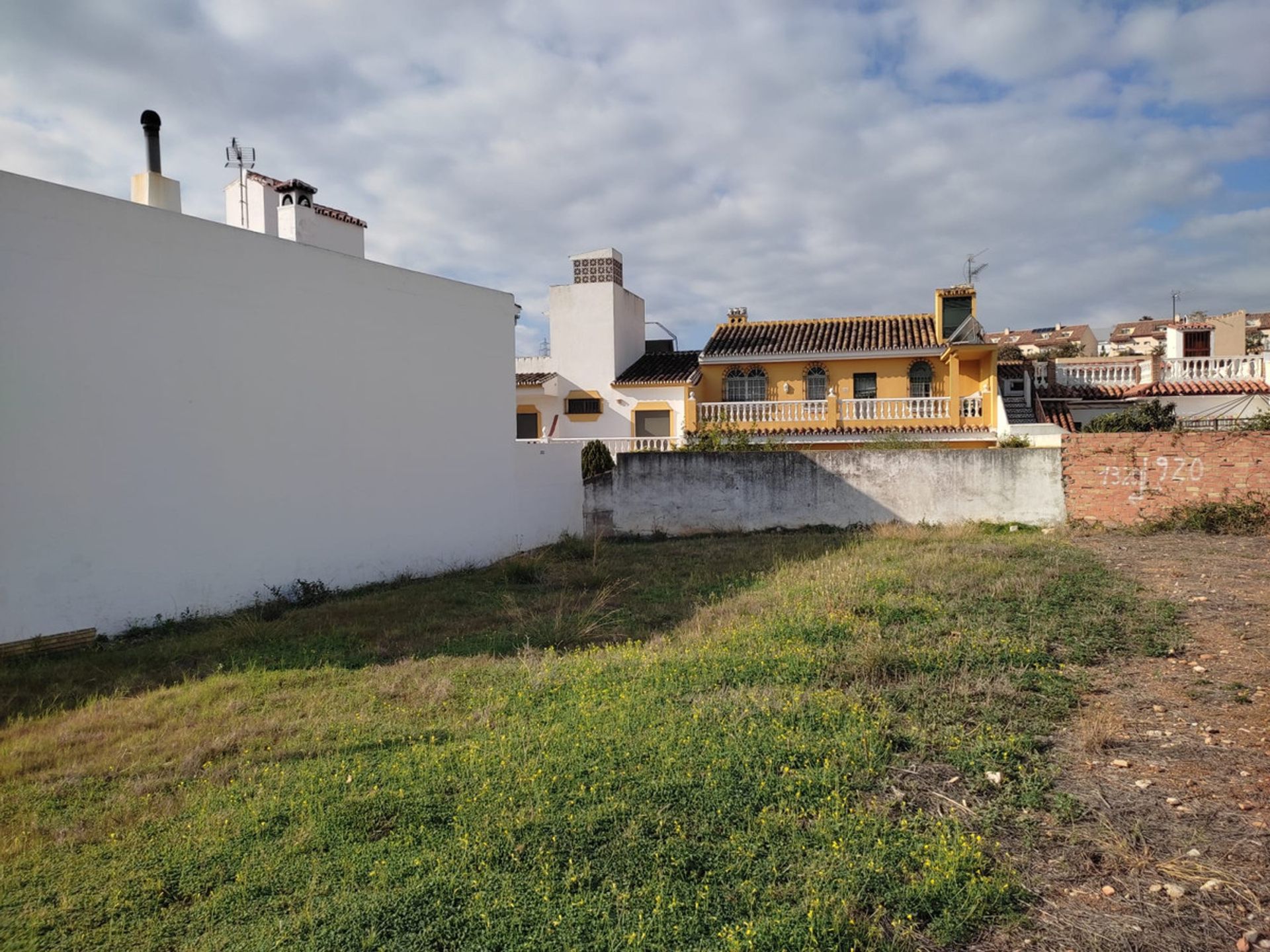 Land in Fuengirola, Andalucía 10199801