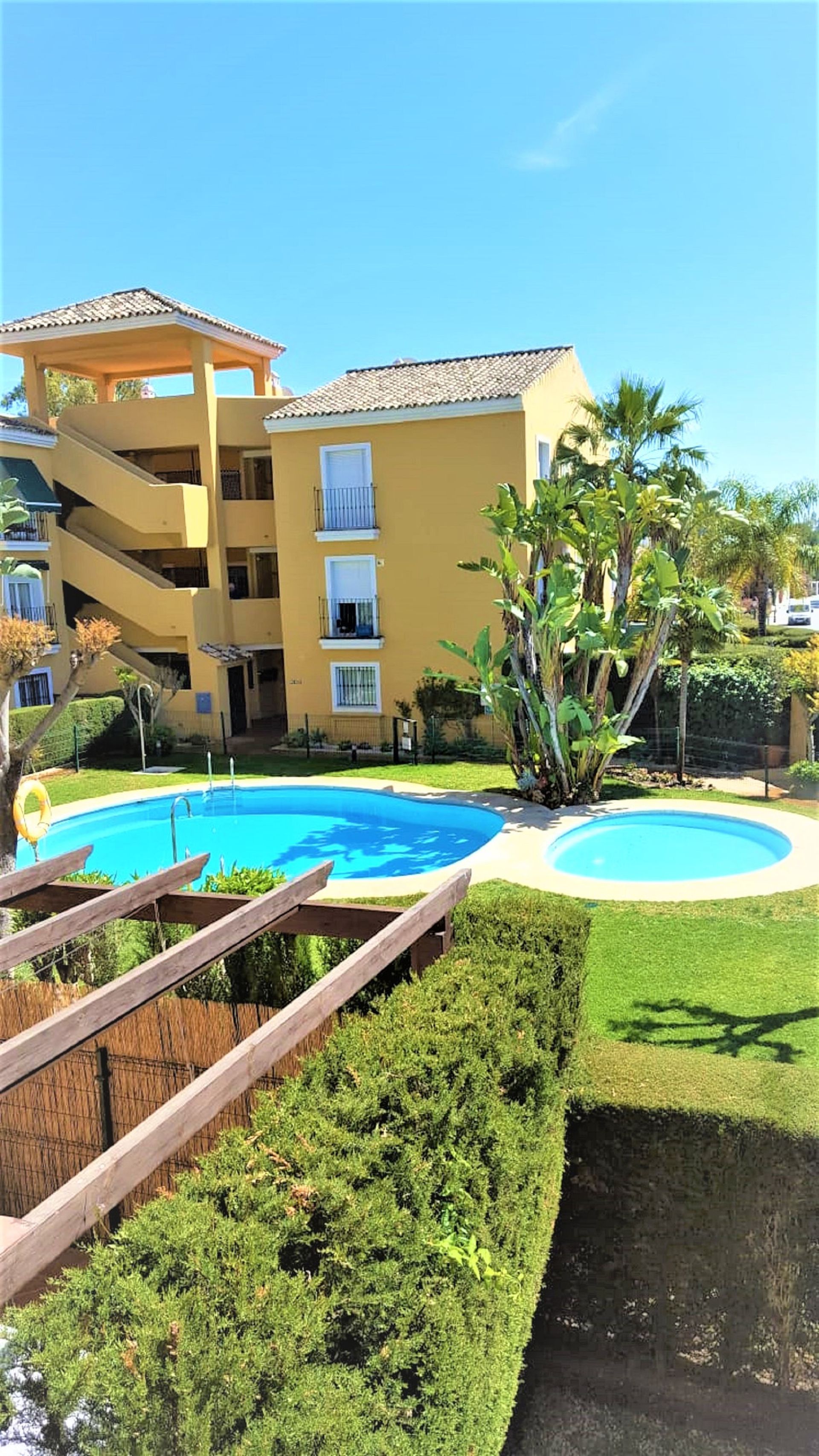 Condominium in San Pedro Alcántara, Andalucía 10199856