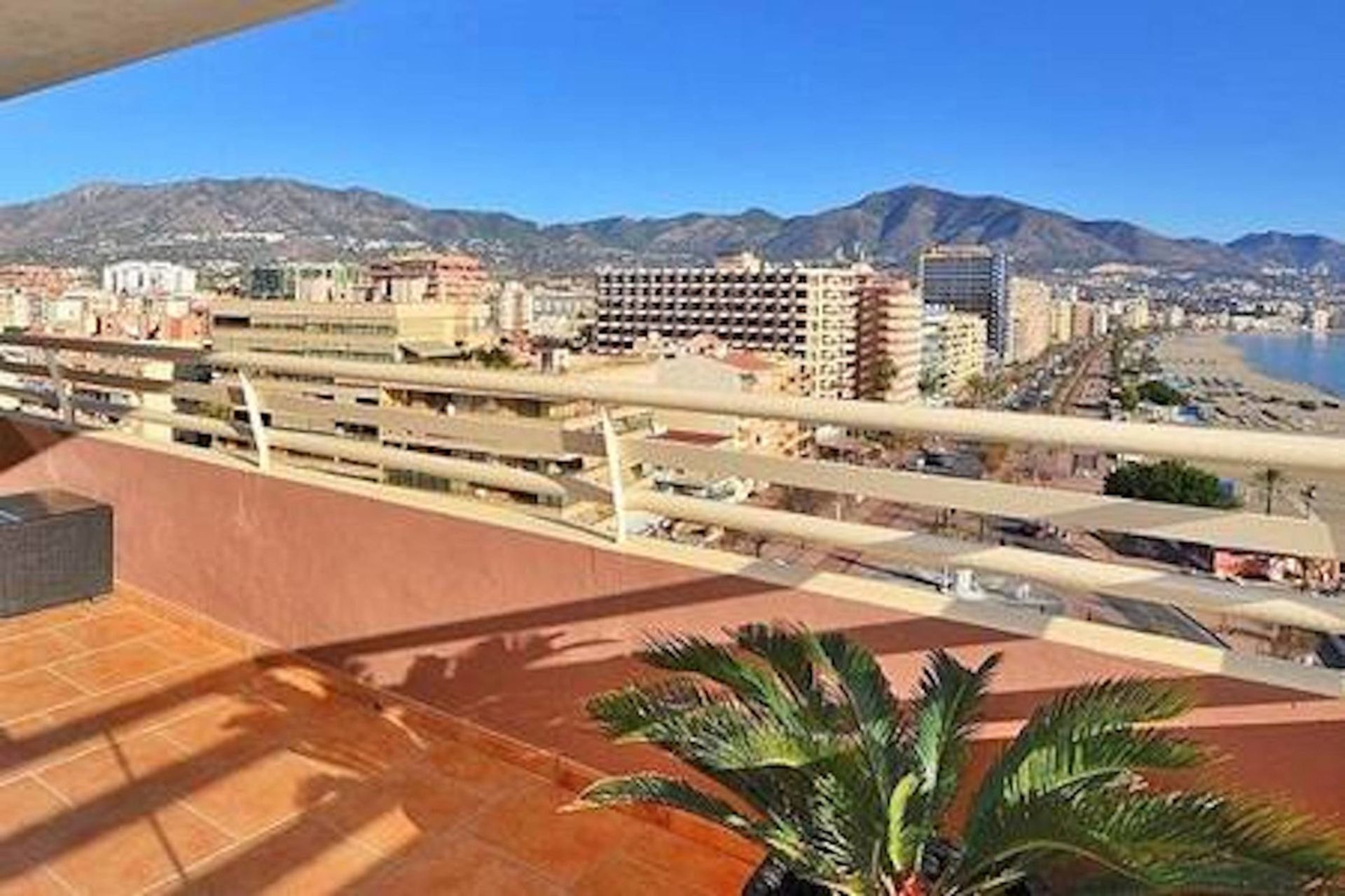 Condominio nel Fuengirola, Andalucía 10200227