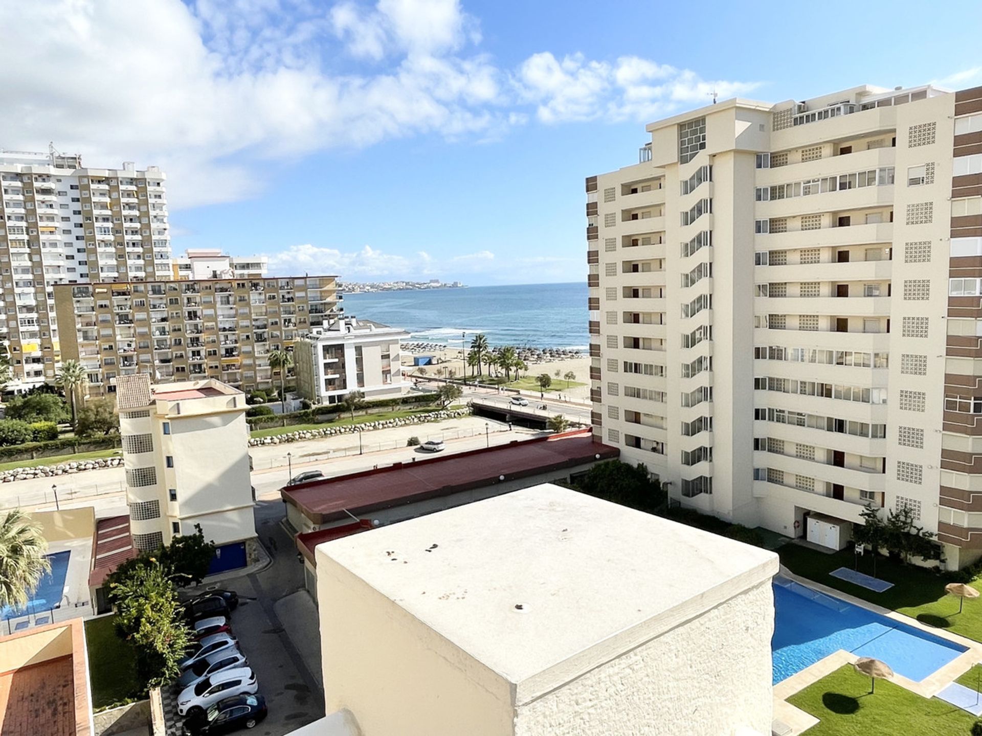 Condominium in Fuengirola, Andalucía 10200235