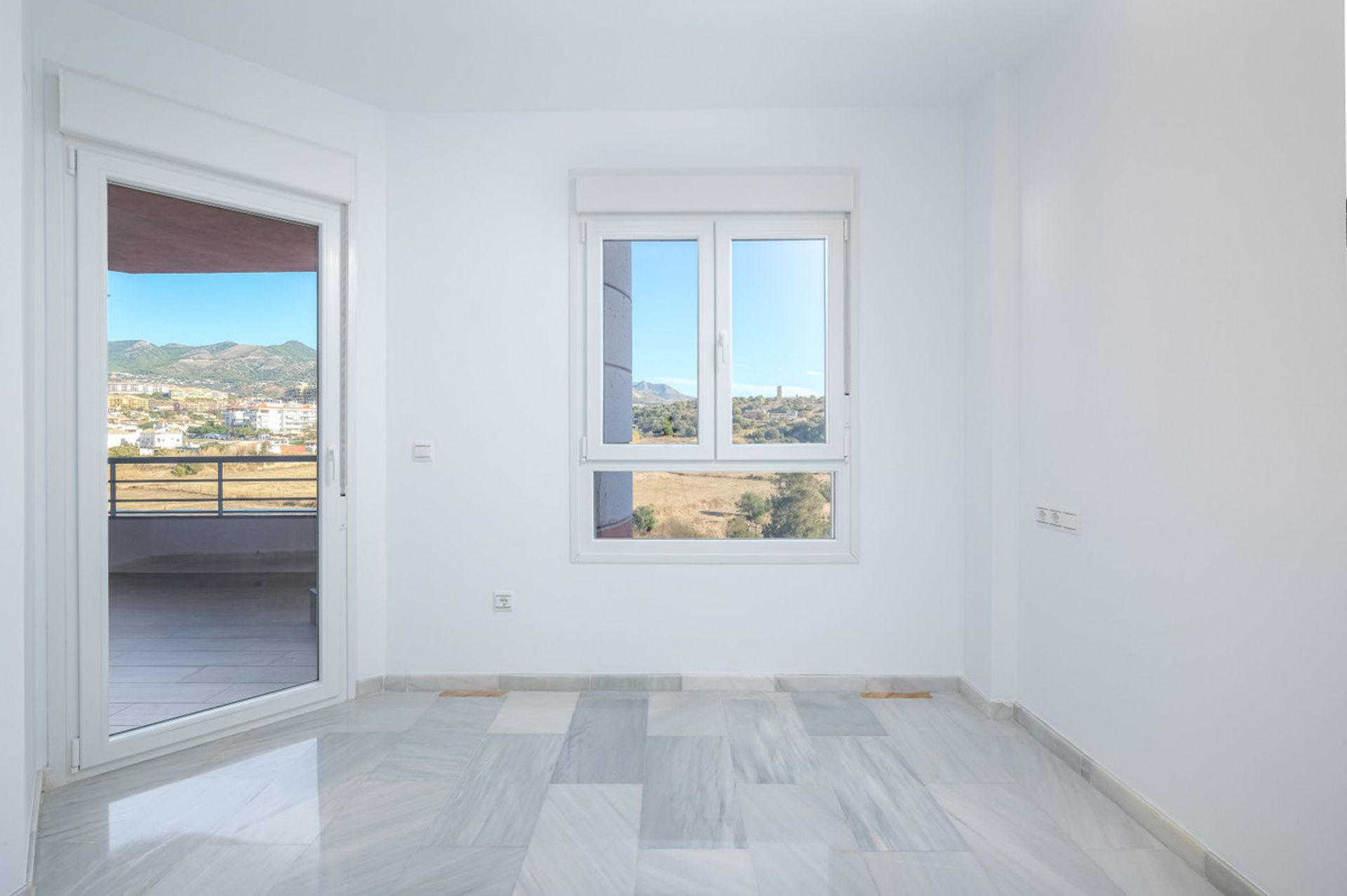 Condominio nel Fuengirola, Andalucía 10200237