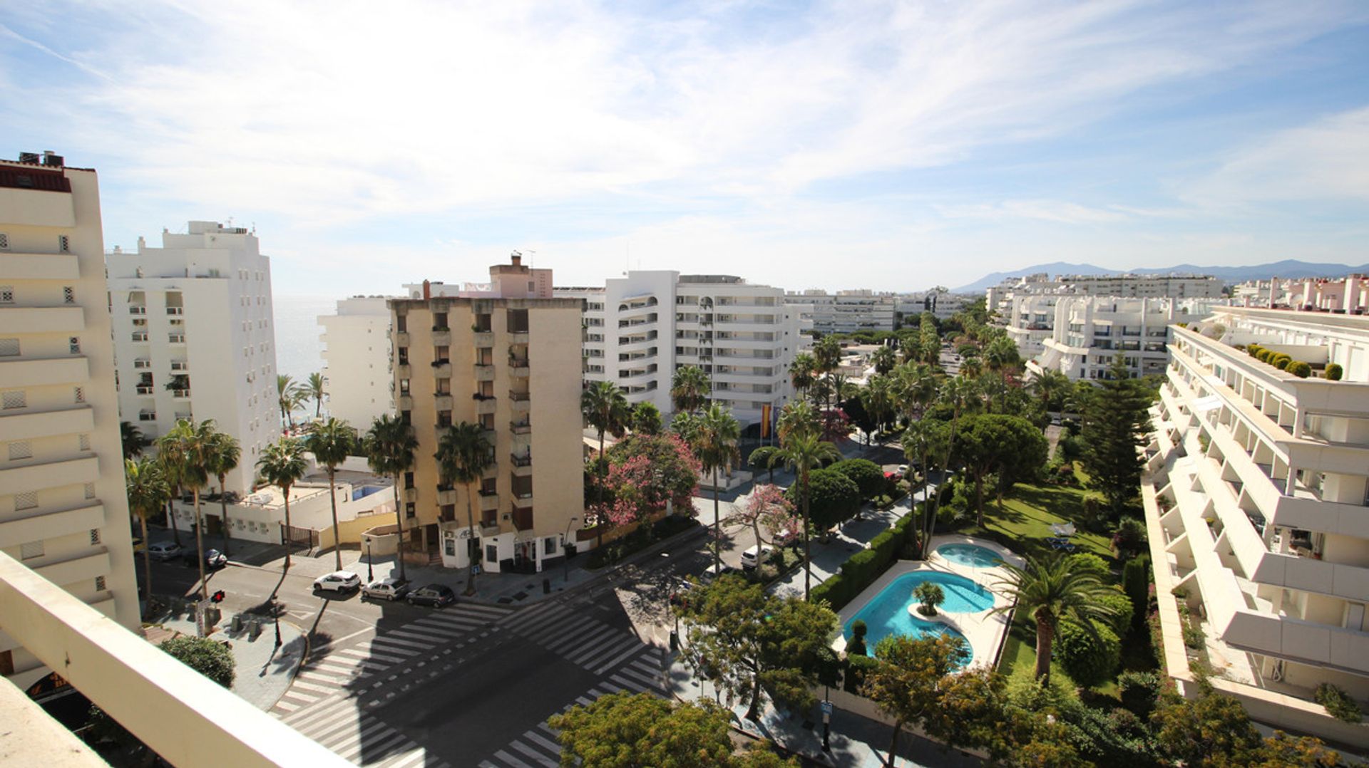 Condominium in Marbella, Andalucía 10200631