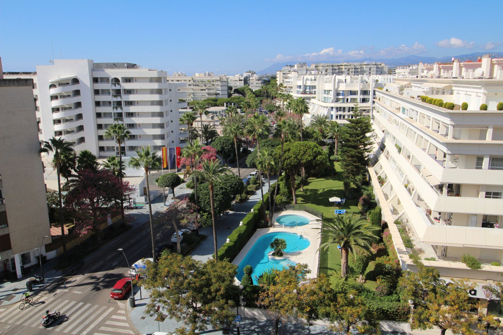 Condominium in Marbella, Andalucía 10200631