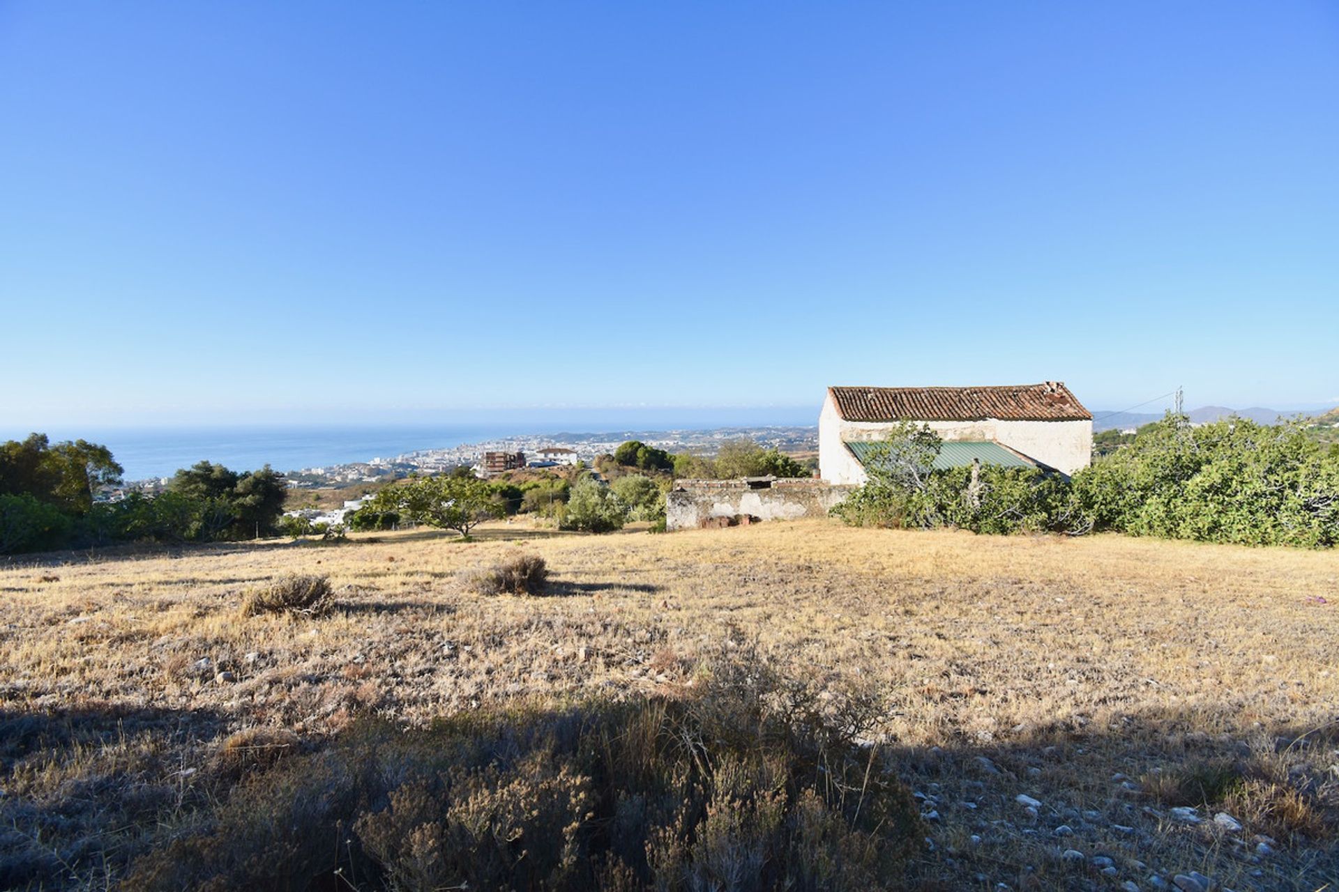 Land in Alhaurin el Grande, Andalusia 10201182