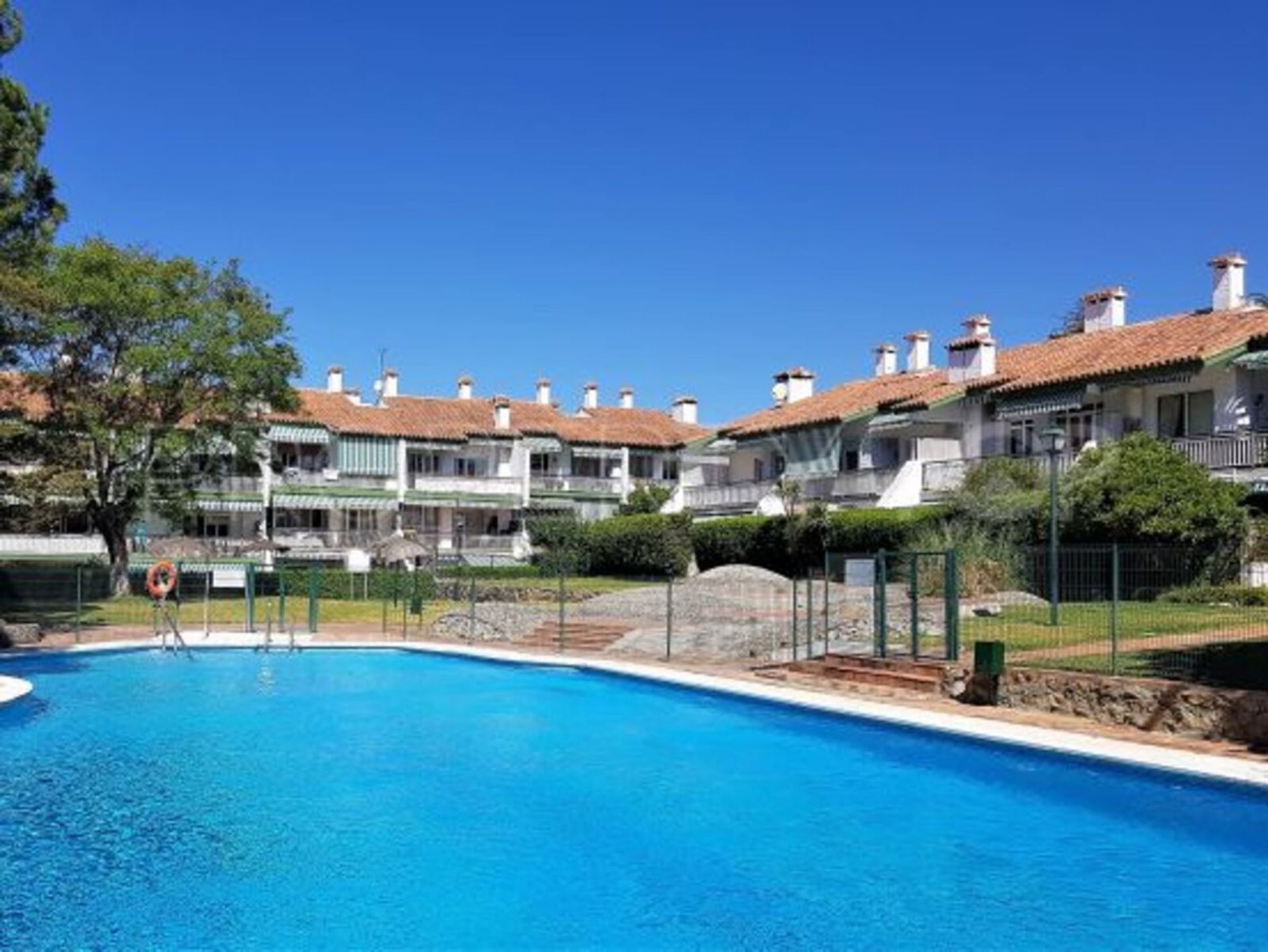 Condominium in Marbella, Andalucía 10201468