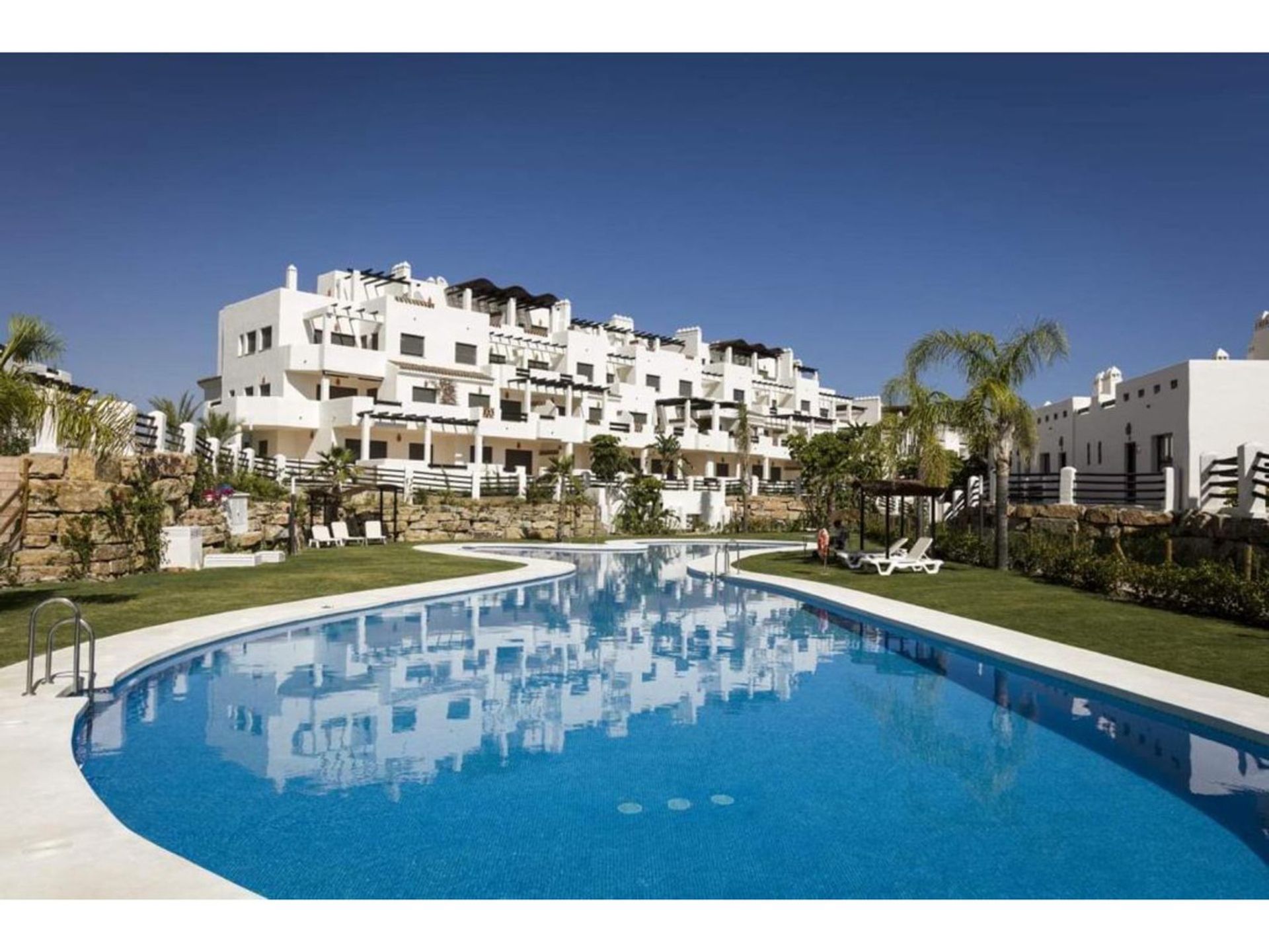 Condominium in El Angel, Andalusia 10201573