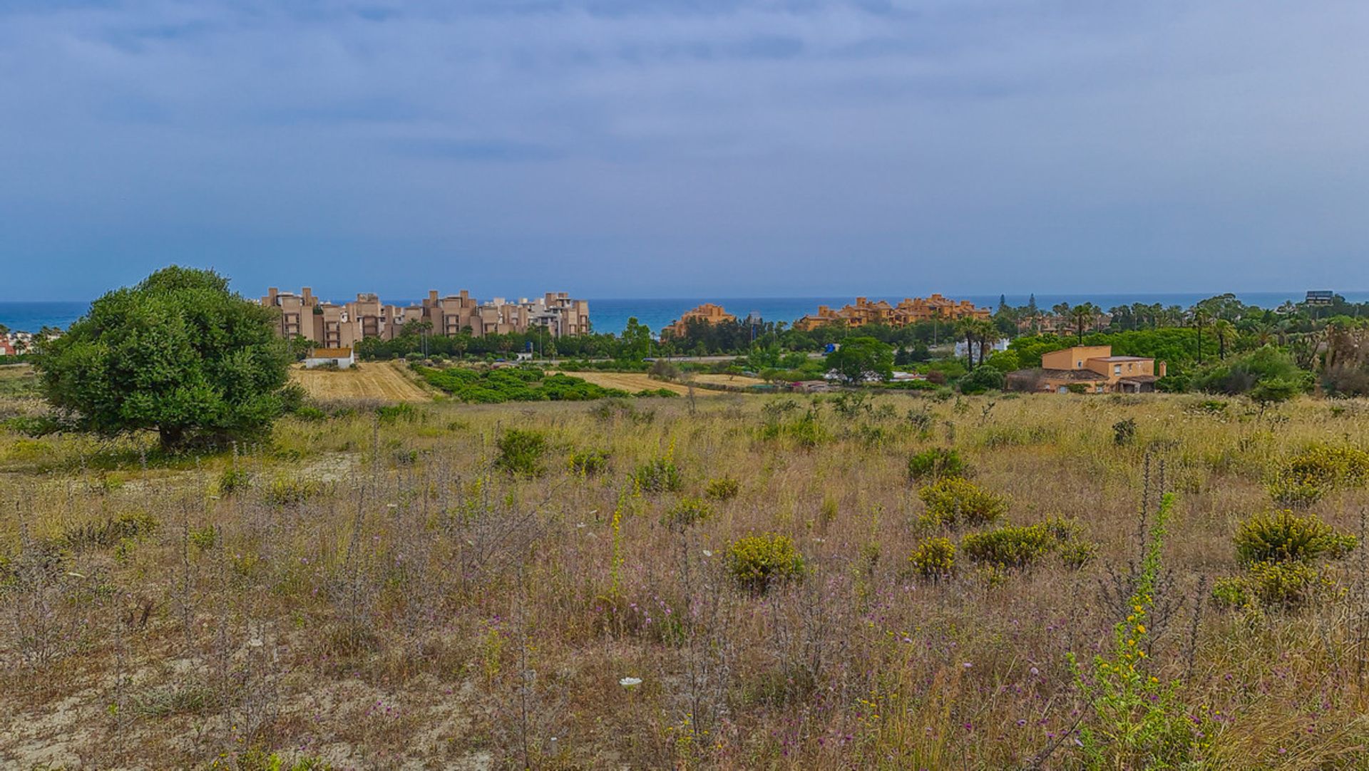 土地 在 Marbella, Andalucía 10201597