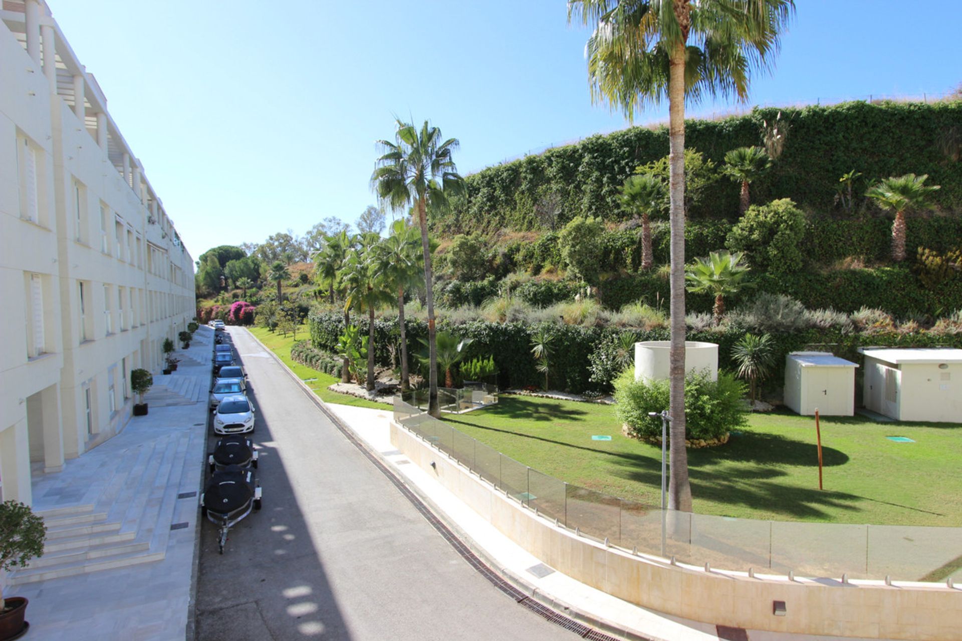 Condominium in Marbella, Andalucía 10201679