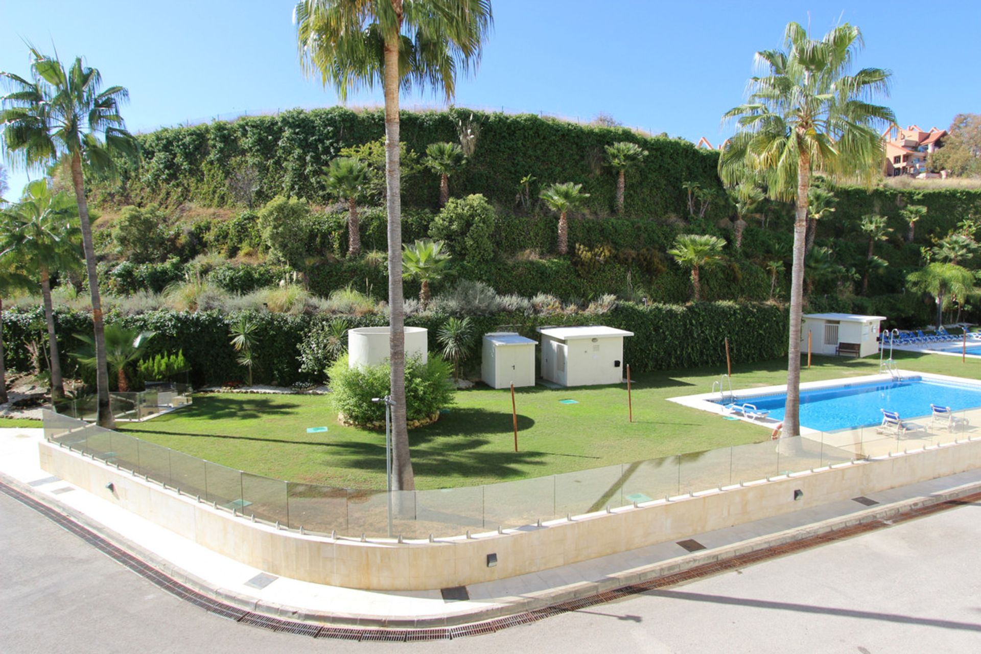 Condominium in Marbella, Andalucía 10201679