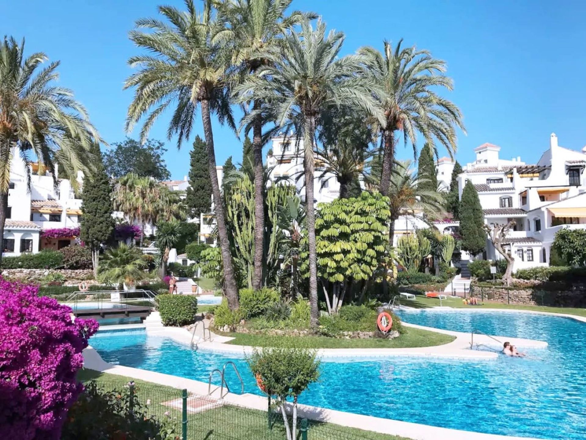 Condominium in Marbella, Andalucía 10201712