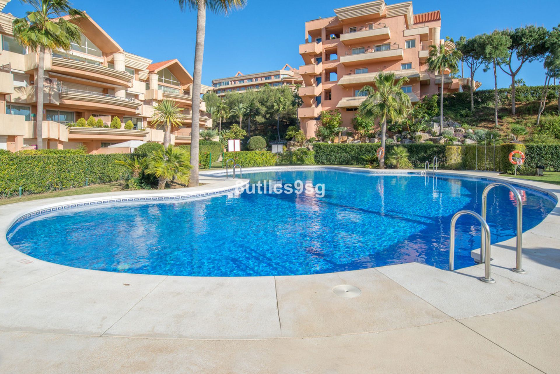 Condominium in Marbella, Andalucía 10201769