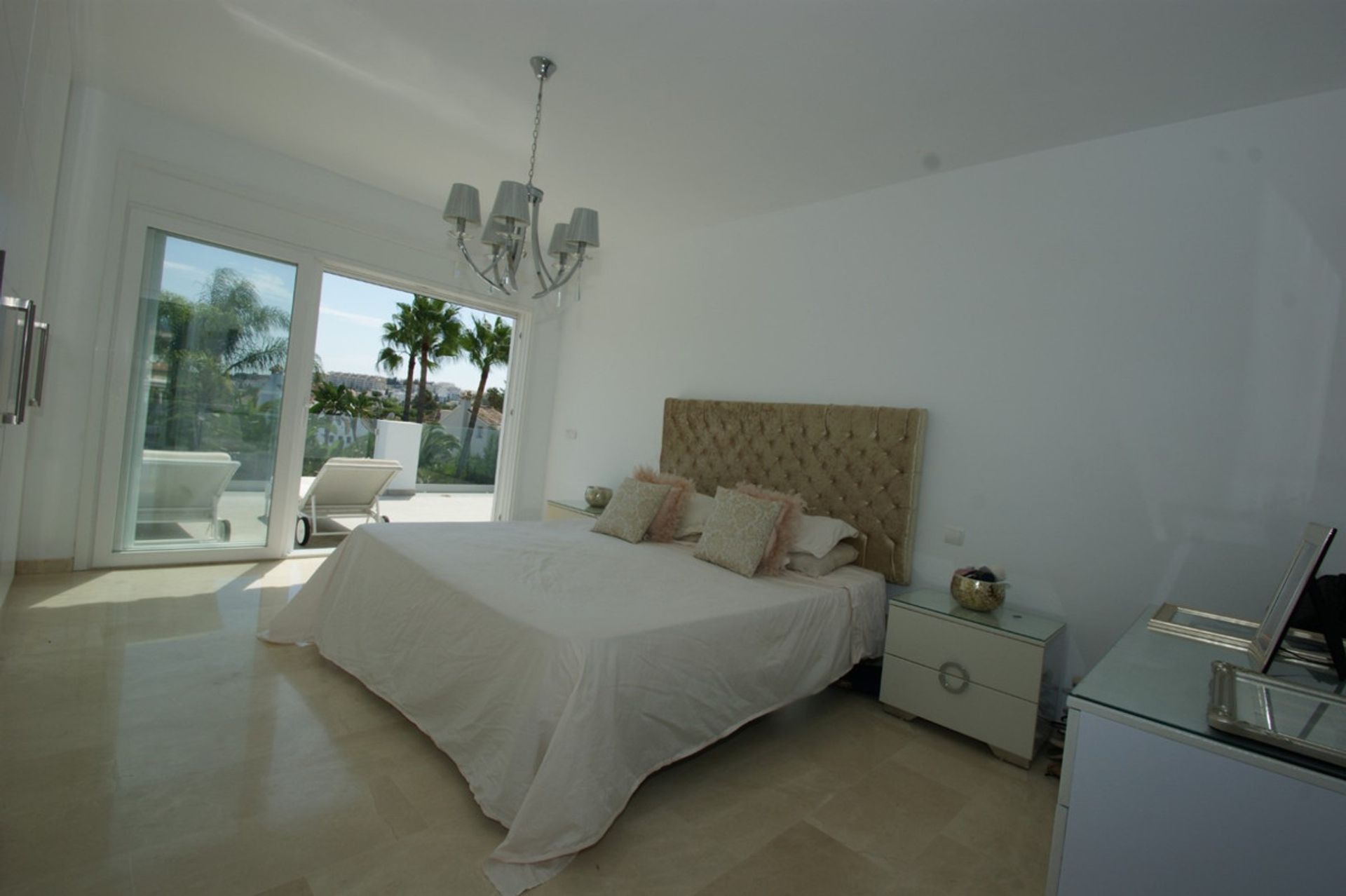 Haus im Marbella, Andalucía 10201900