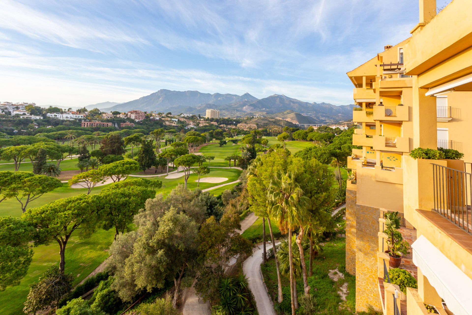 Condominio en Ojén, Andalucía 10201998