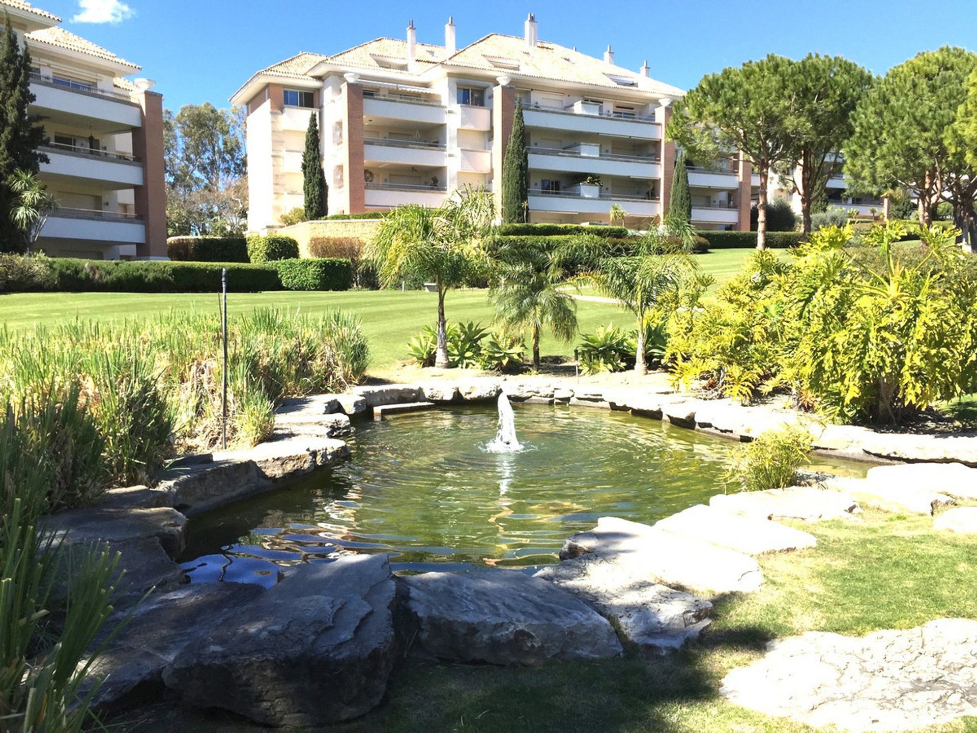 Condominium in El Angel, Andalusia 10202405