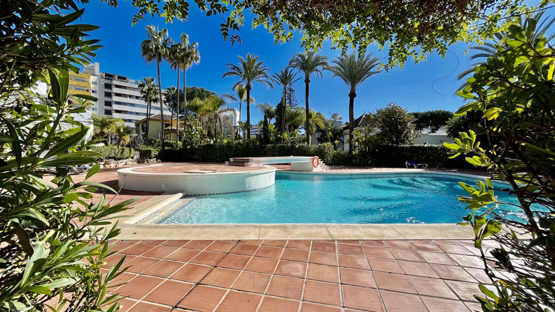 Condominium in Marbella, Andalucía 10202452