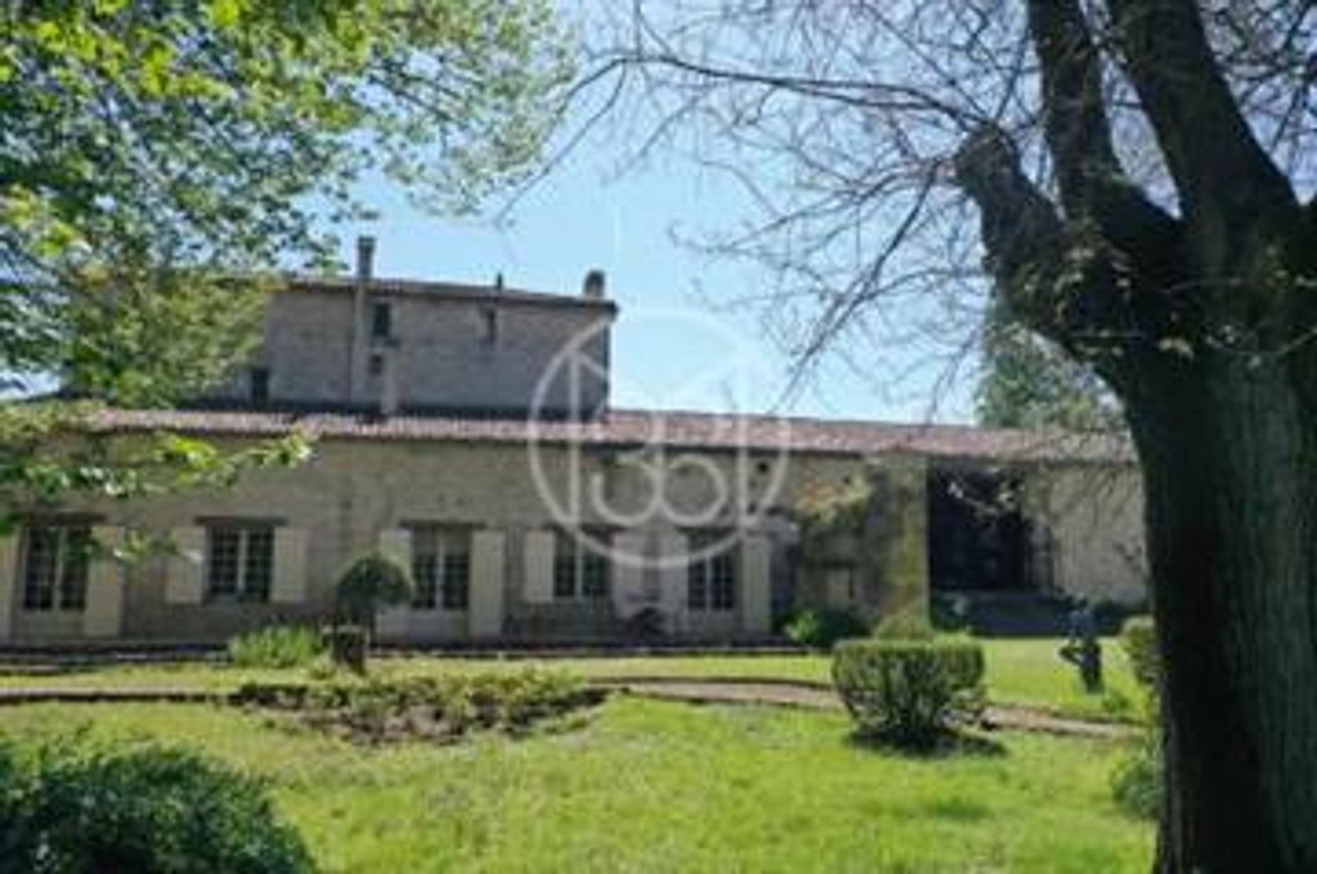 Casa nel Sainte-Foy-la-Grande, Nouvelle-Aquitaine 10204010