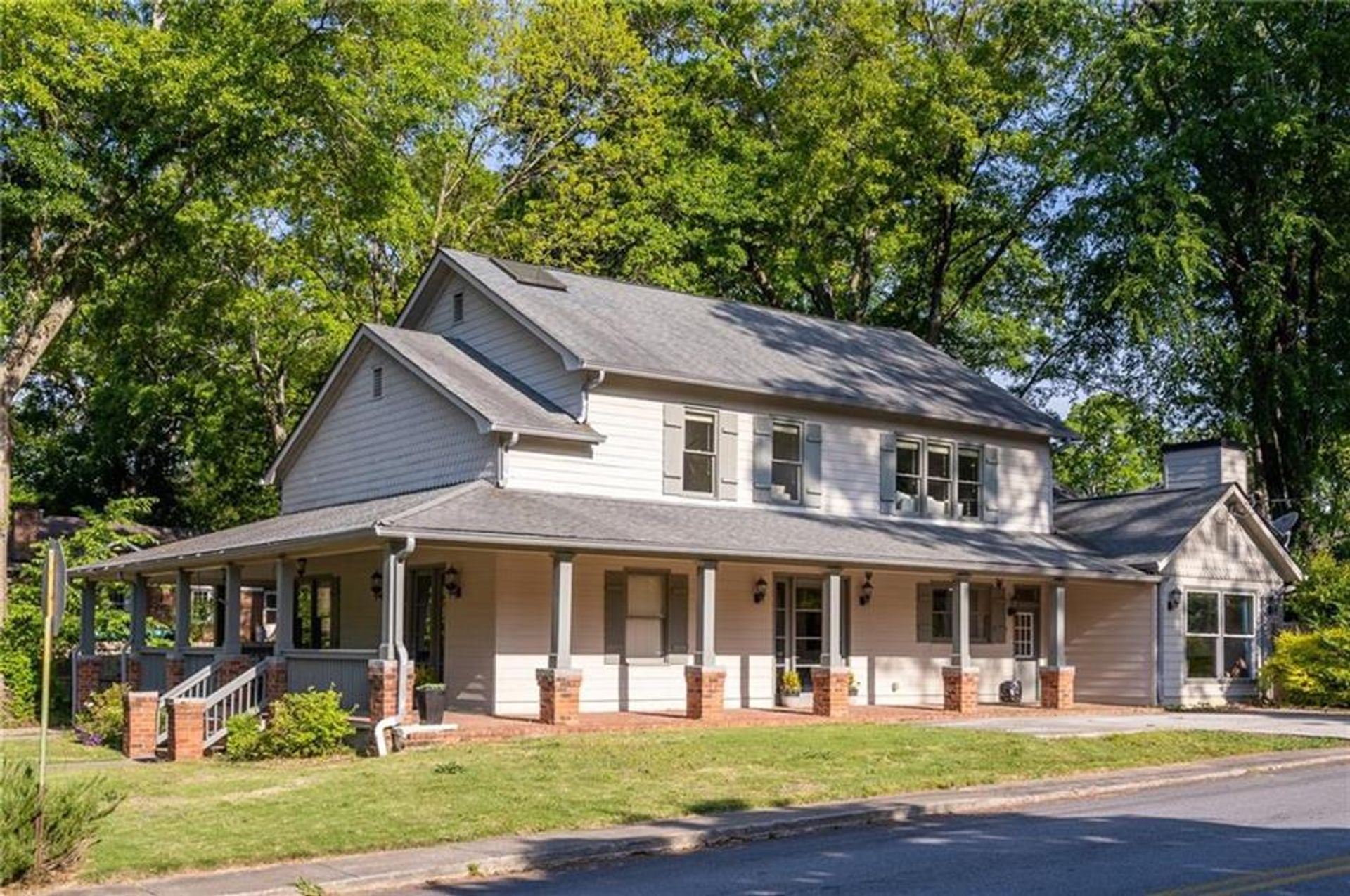 House in East Point, Georgia 10204166