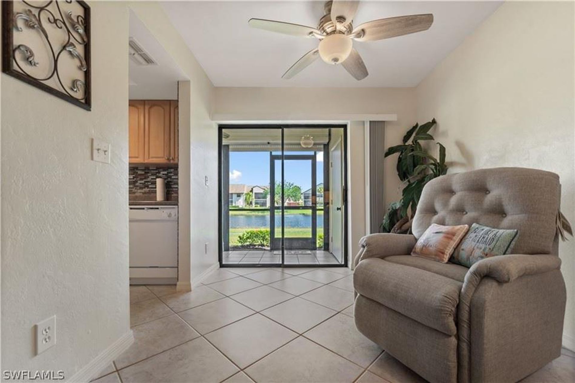 Condominium in Fort Myers, Florida 10204409