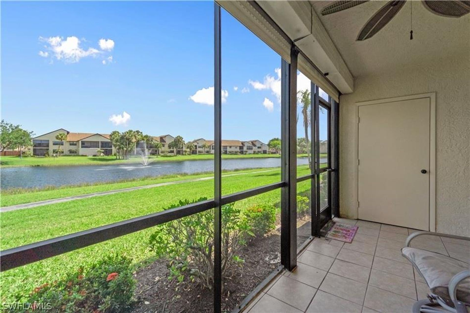 Condominium in Fort Myers, Florida 10204409