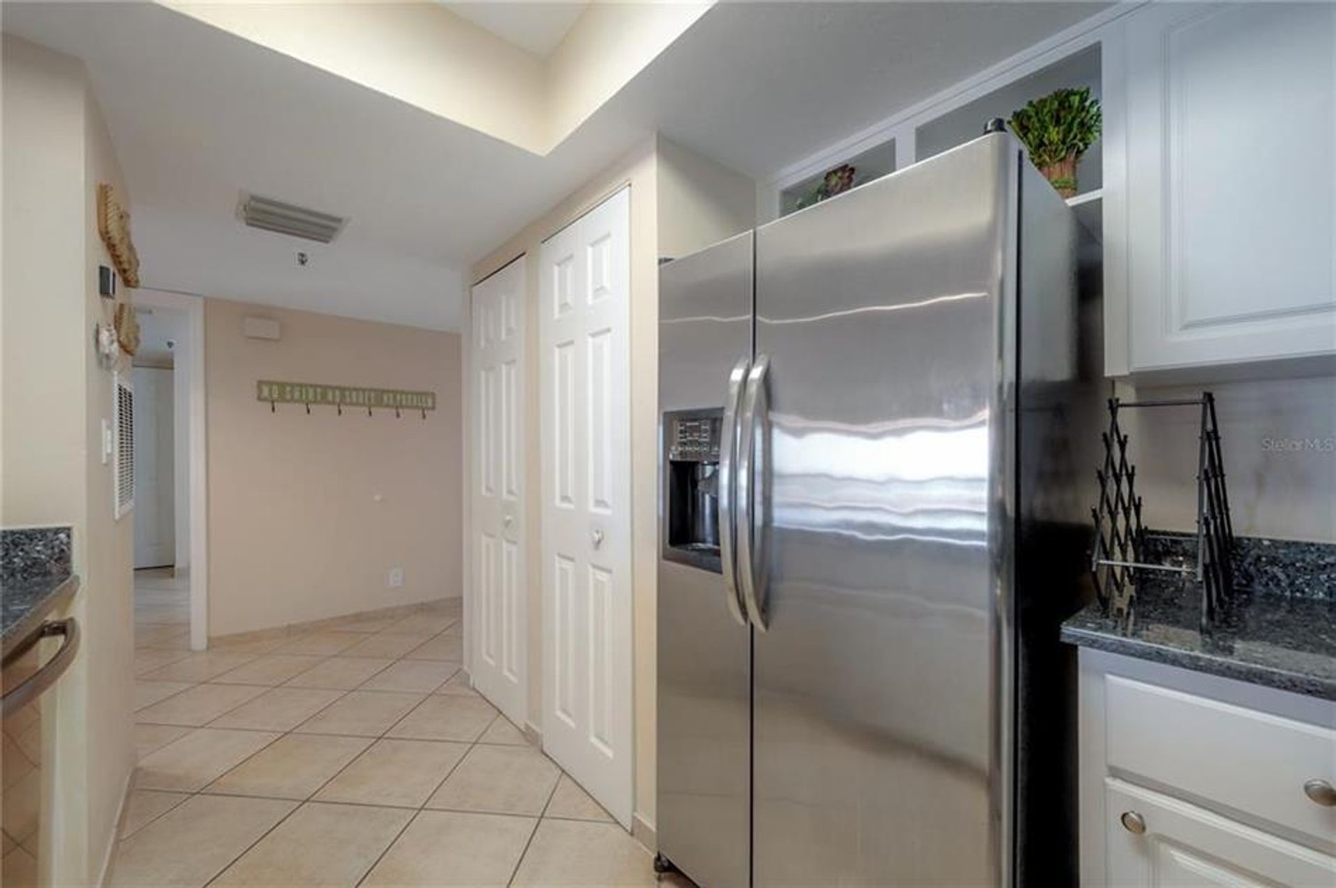 Condominium in Redington Shores, Florida 10204418