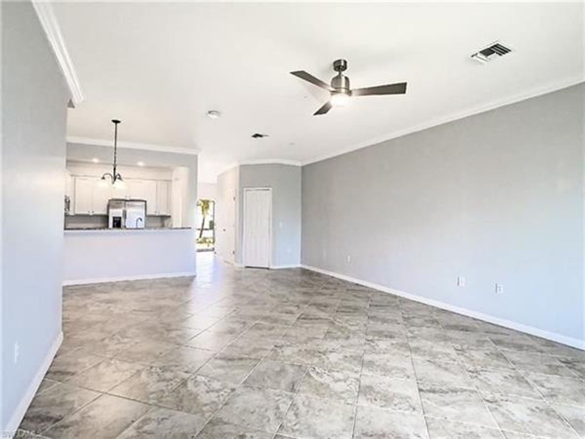 Condominium in Naples, Florida 10204430