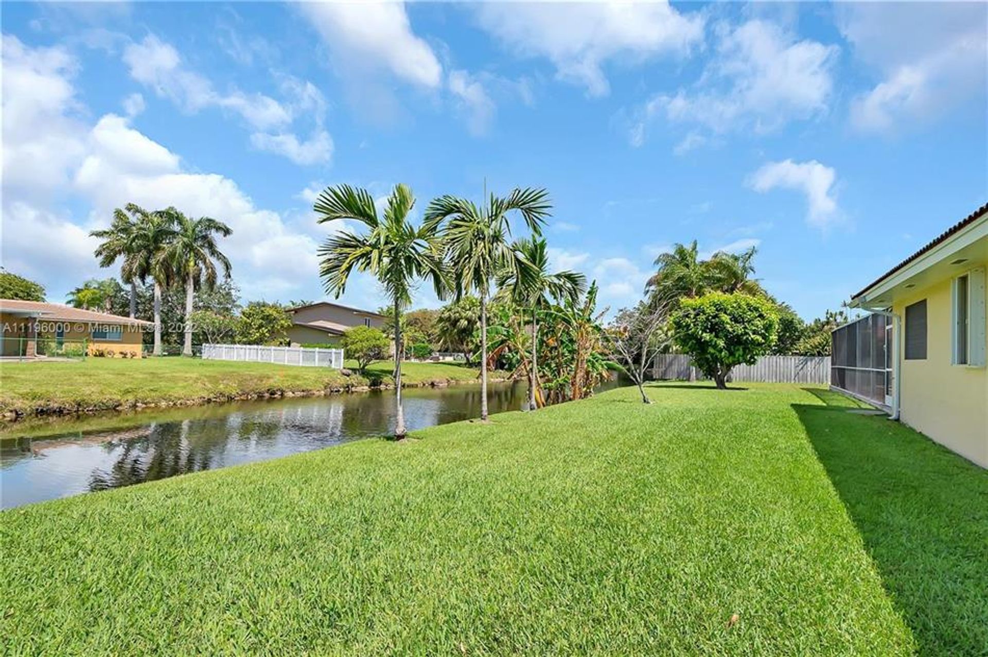 Condominium in Palmetto Bay, Florida 10204436