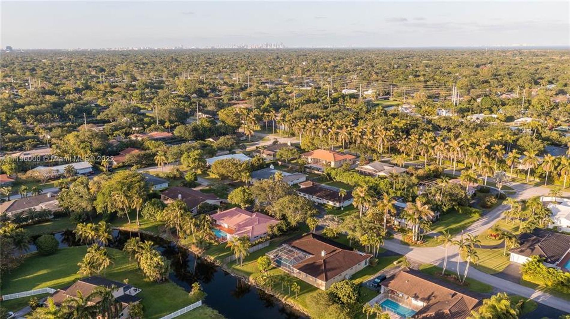 Condominium in Palmetto Bay, Florida 10204436