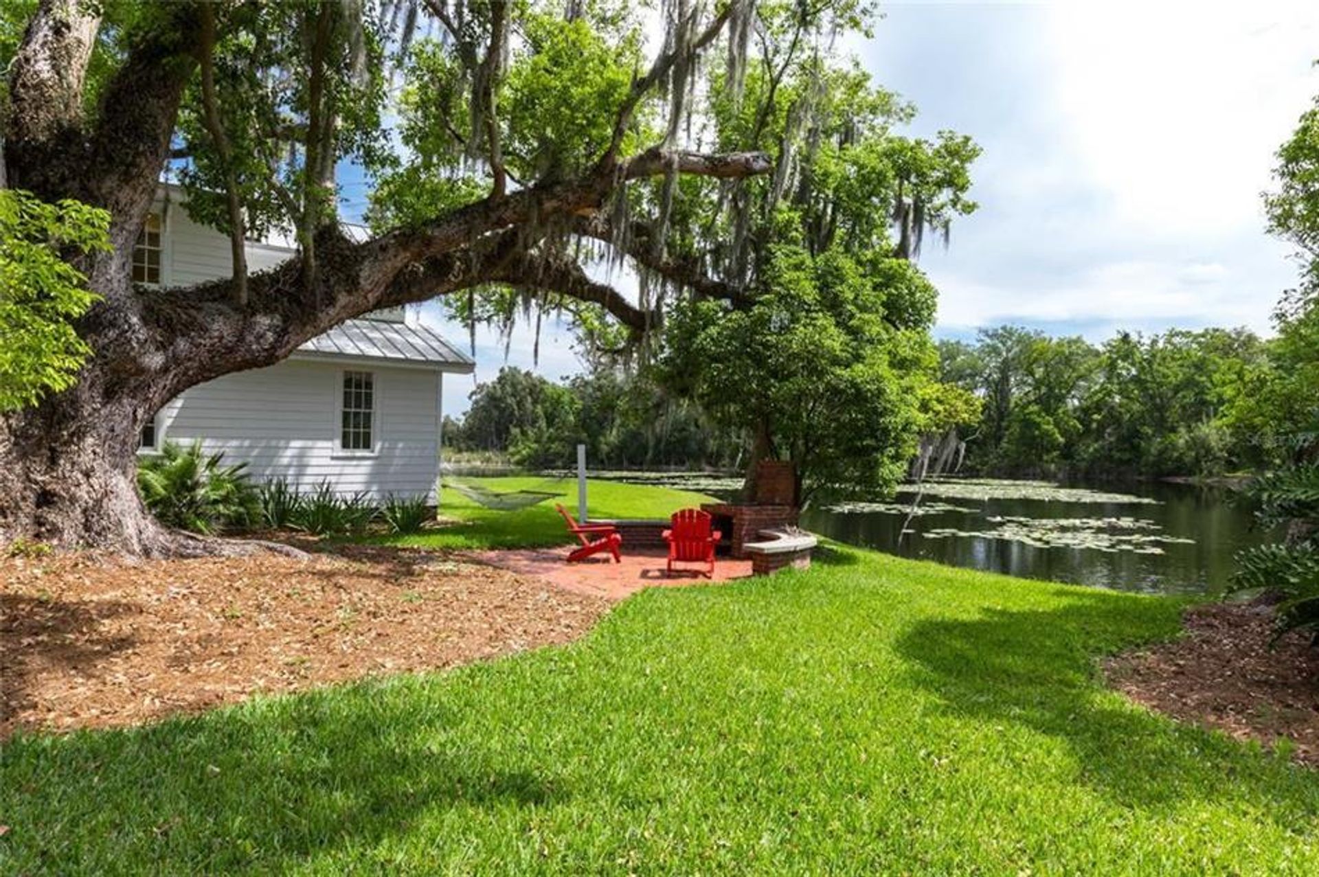 Talo sisään Lake Magdalene, Florida 10204735