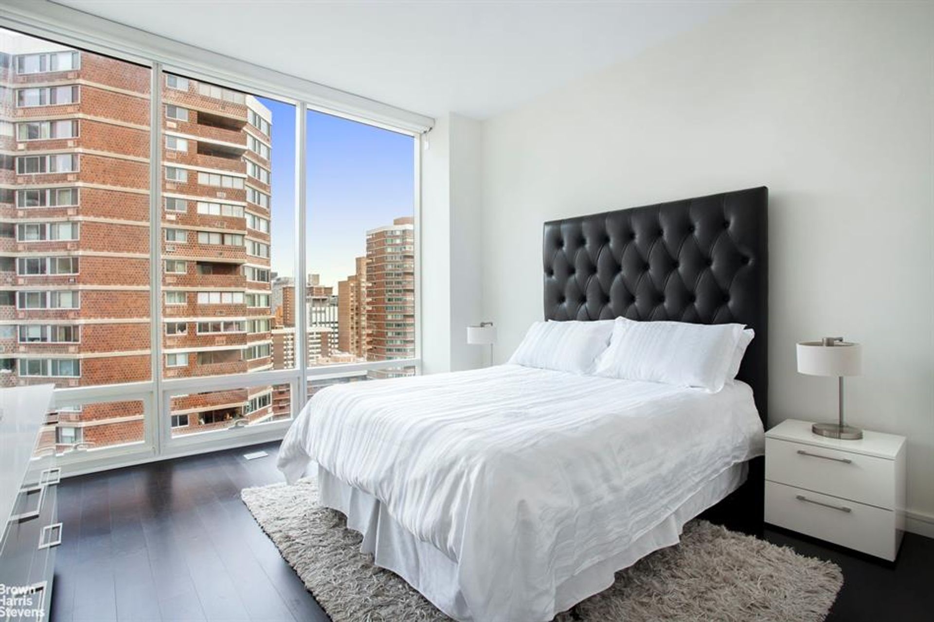 Condominium in New York, New York 10204767