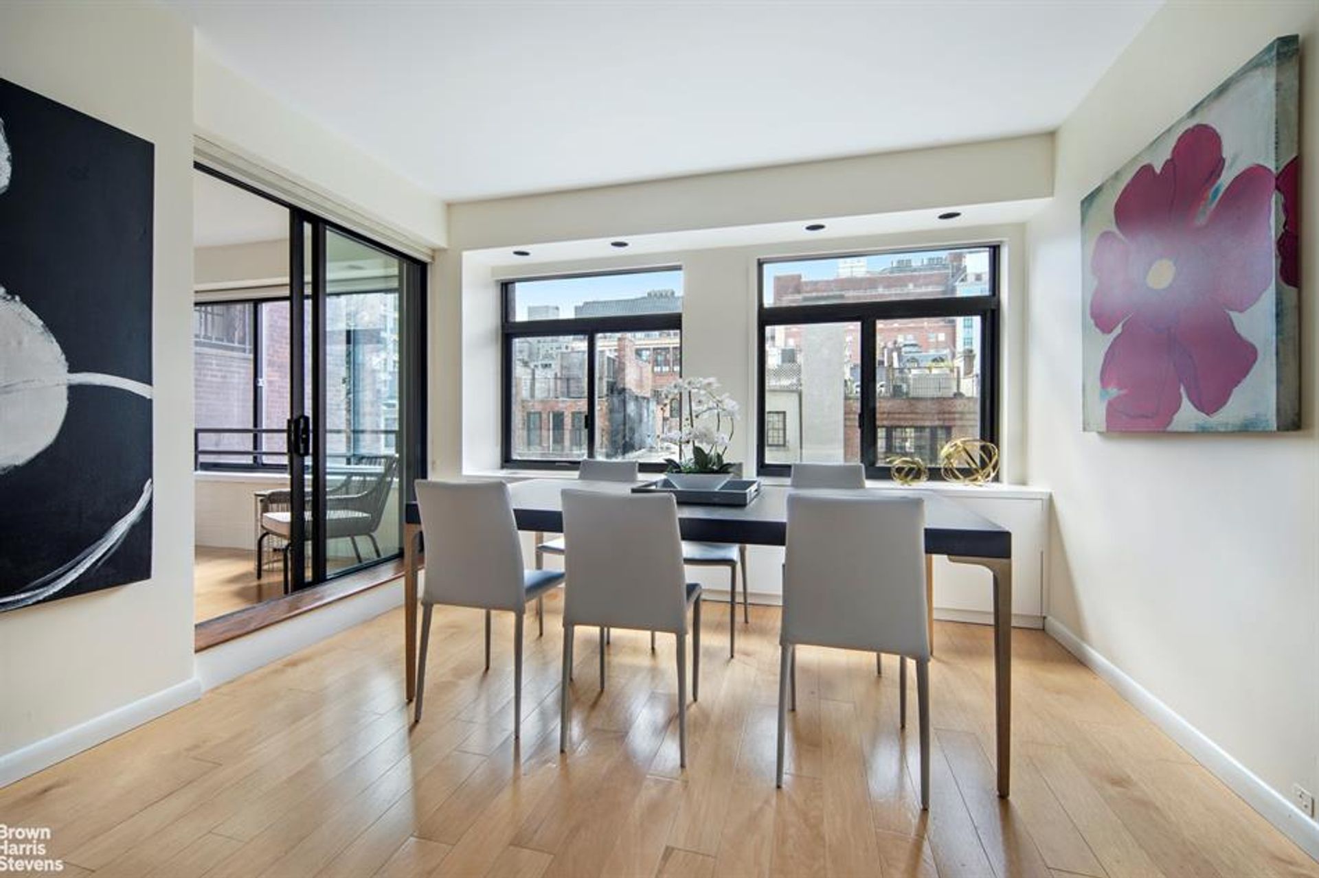 Condominium in Manhattan, New York 10204811