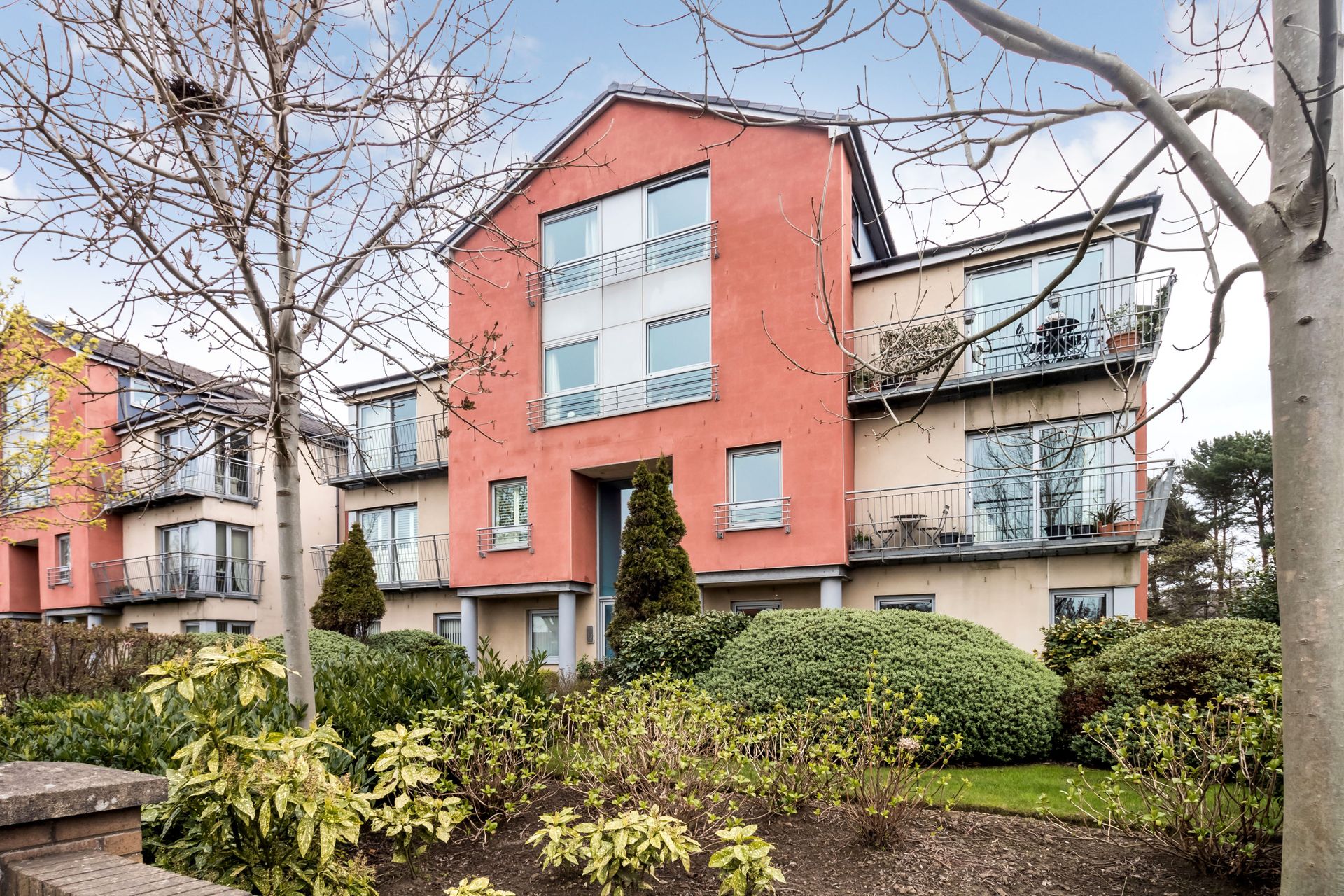 Condominium in Cramond Bridge, Edinburgh, City of 10204842