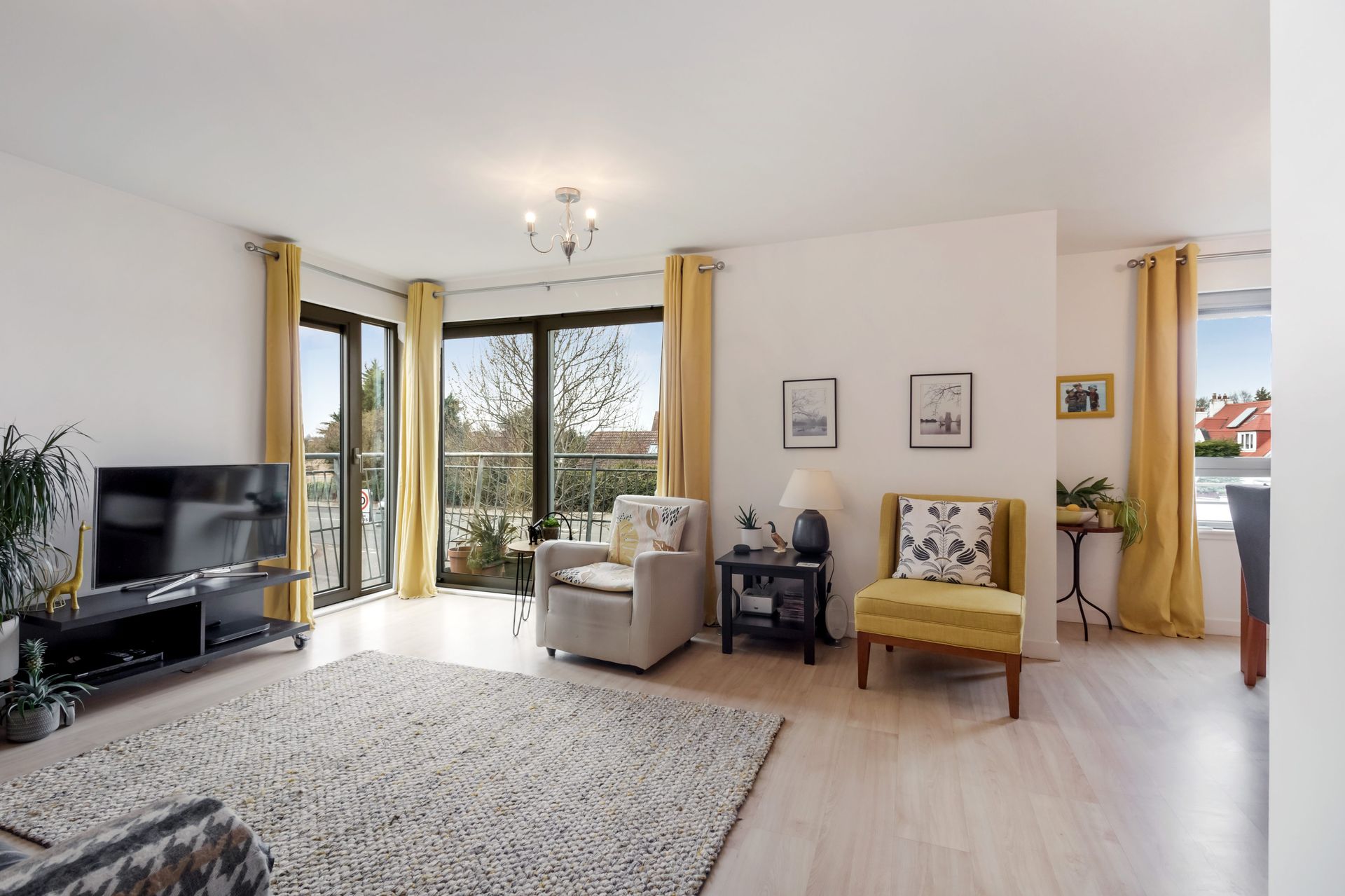 Condominium in Cramond Bridge, Edinburgh, City of 10204842