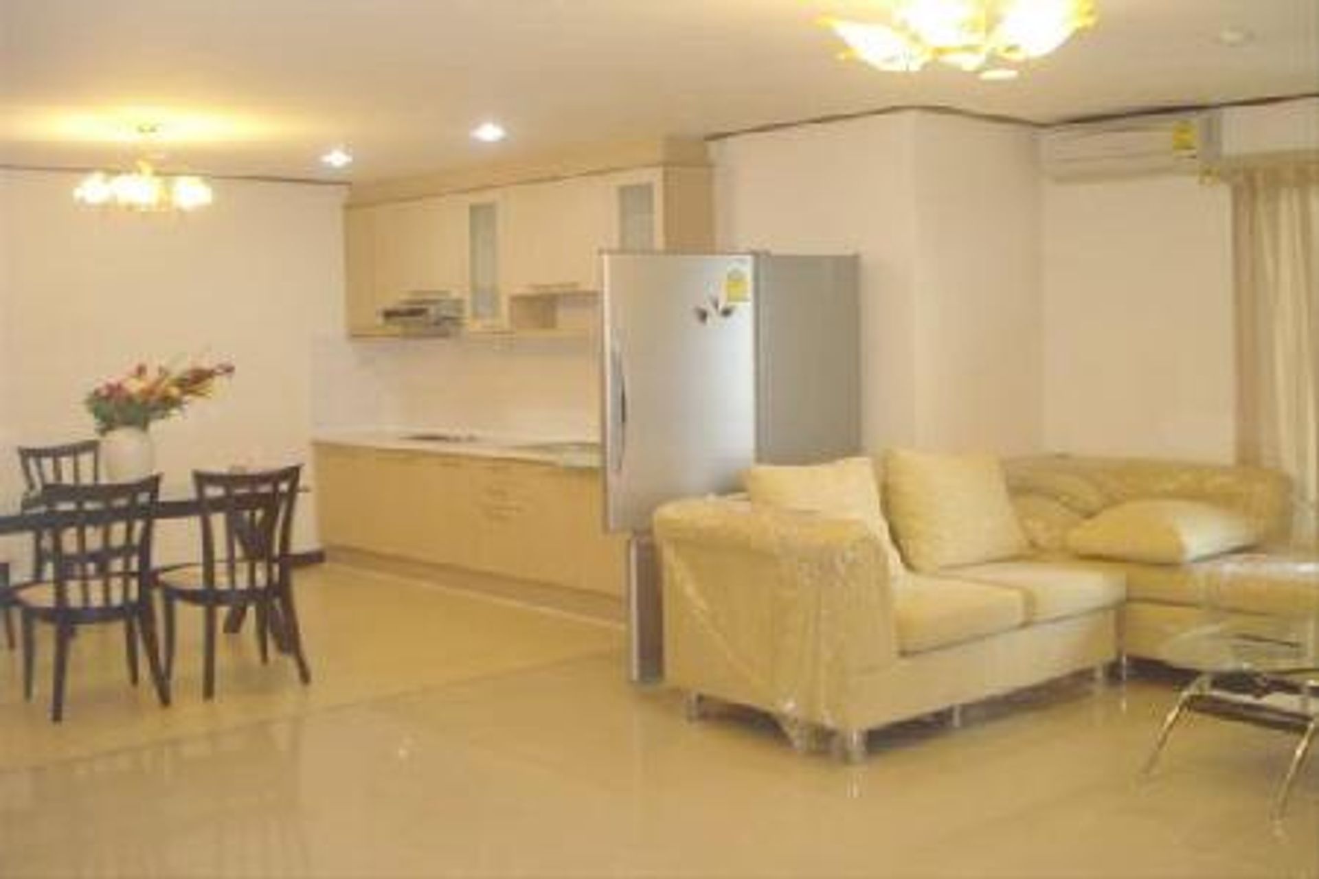 Condominium in Watthana, Krung Thep Maha Nakhon 10205634