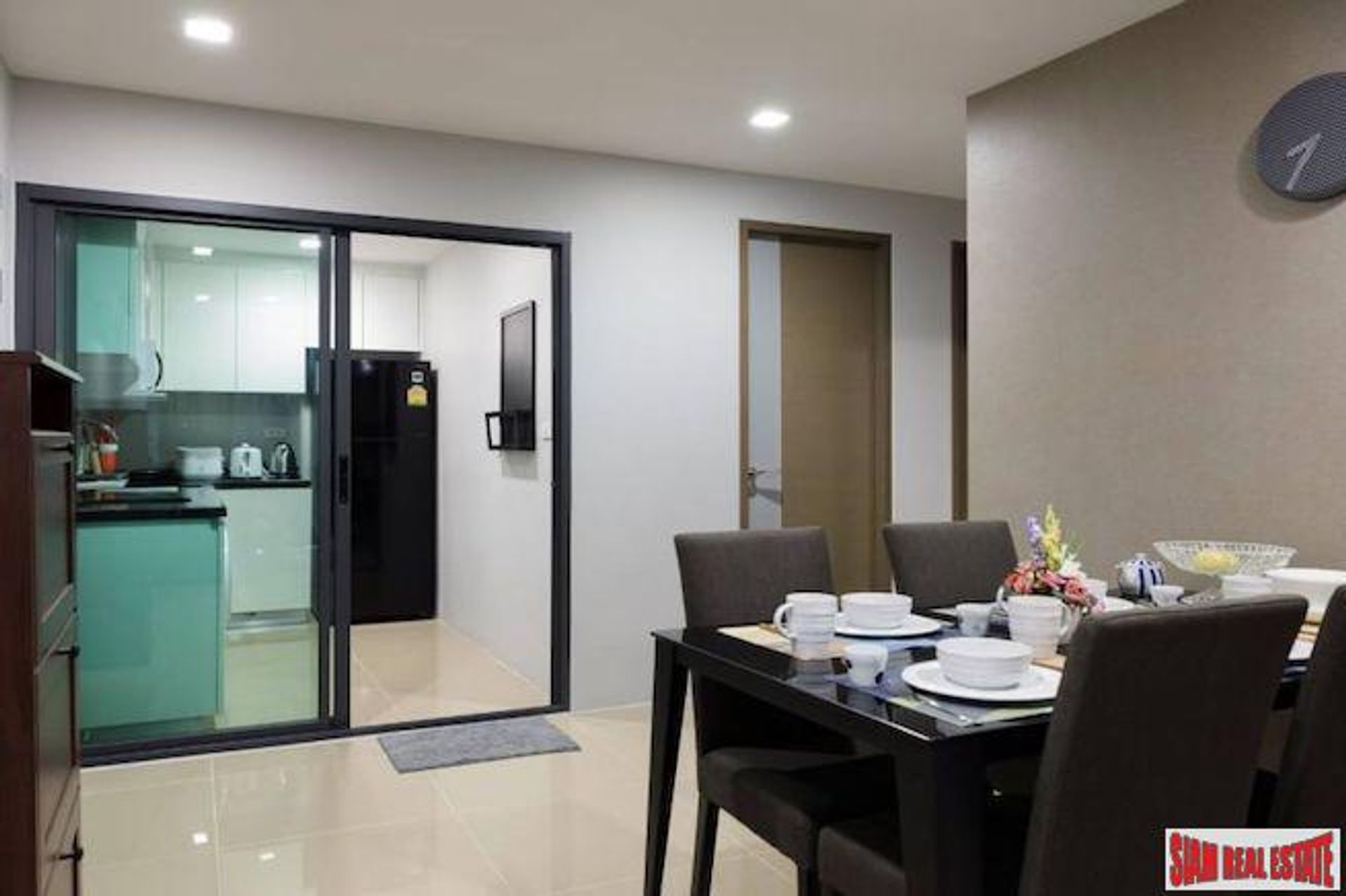 Condominium in Khlong Toei, Krung Thep Maha Nakhon 10205640