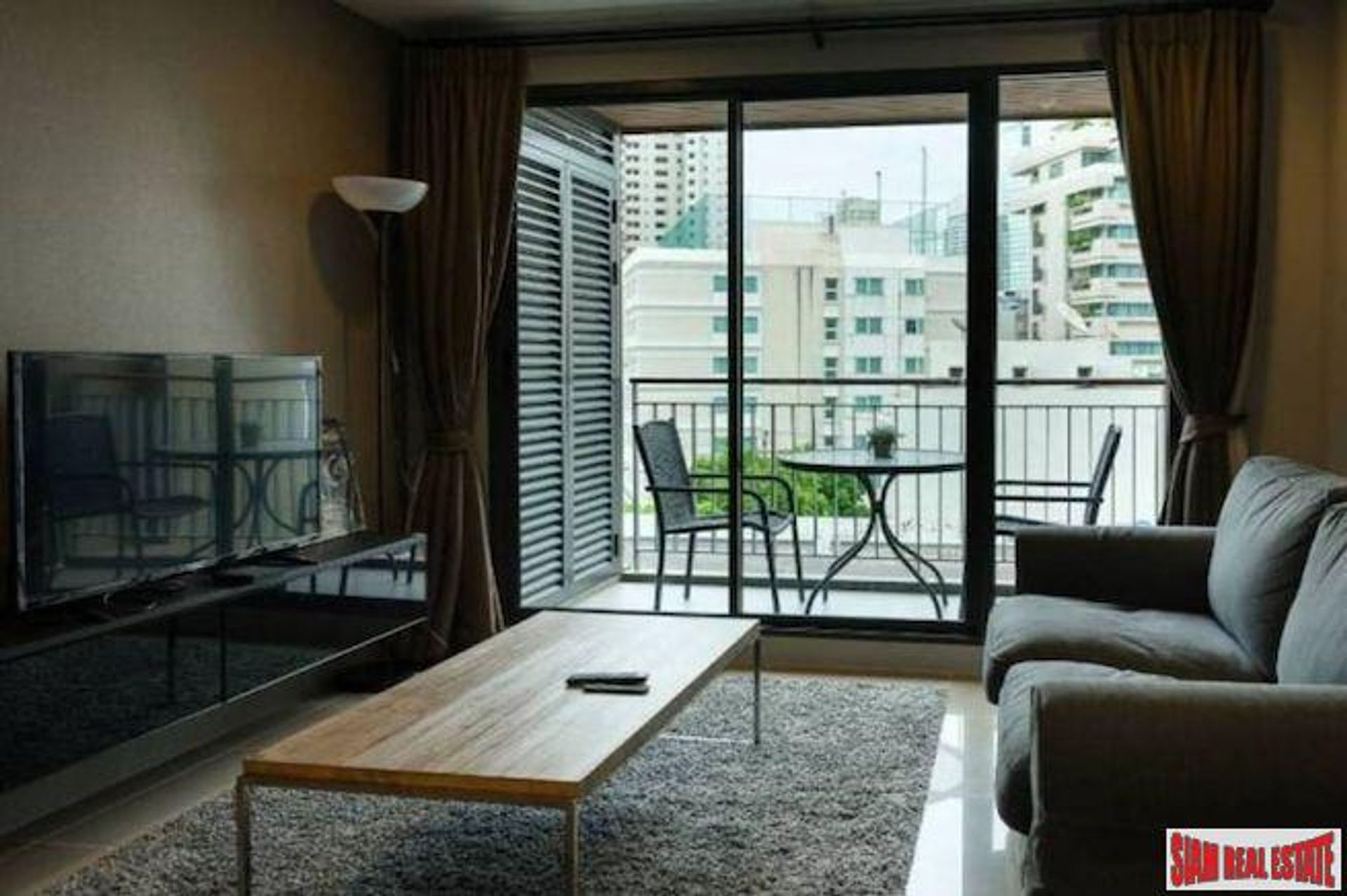 Condominium in Khlong Toei, Krung Thep Maha Nakhon 10205640