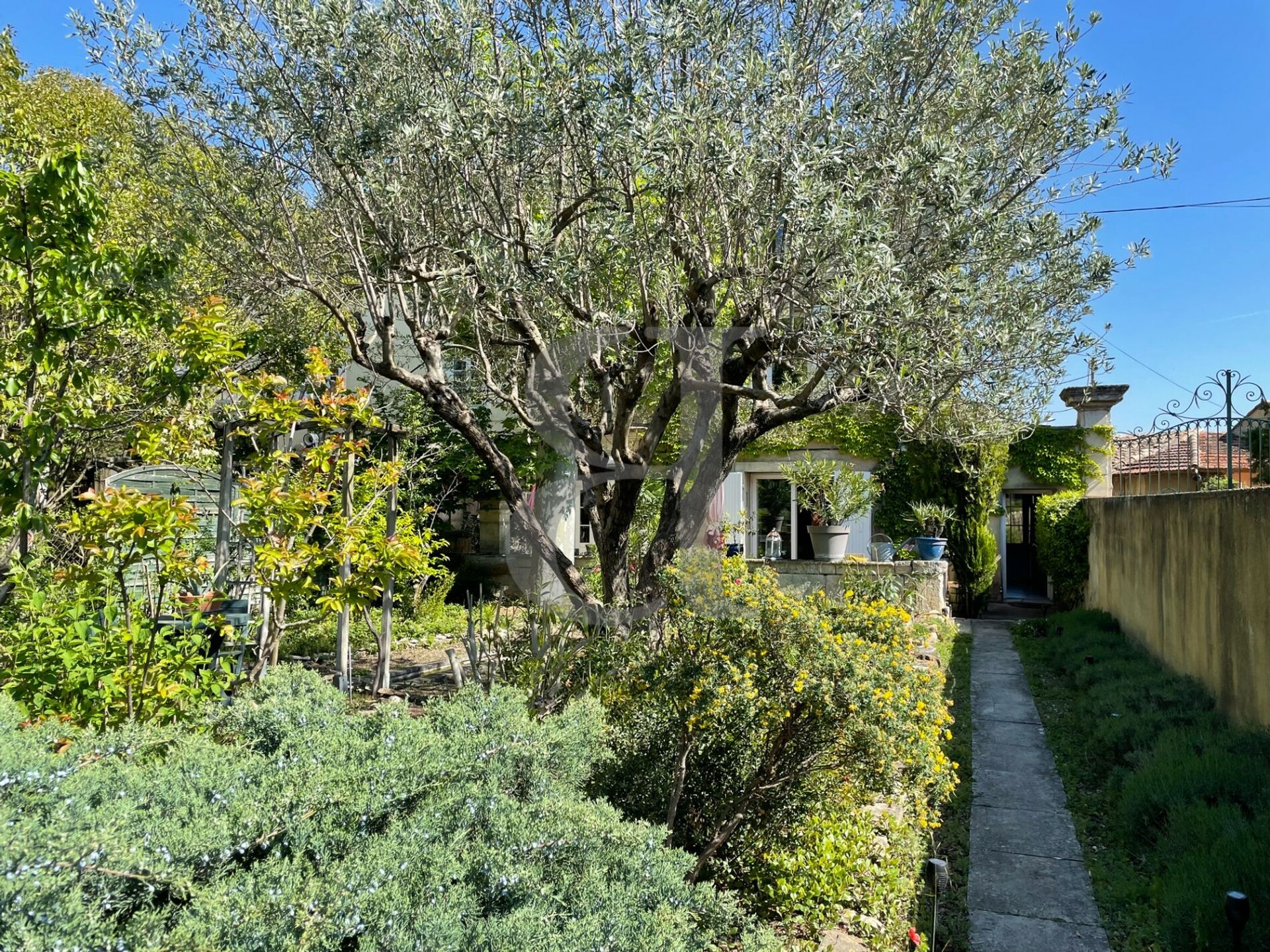 Huis in Sainte-Cécile-les-Vignes, Provence-Alpes-Côte d'Azur 10205971