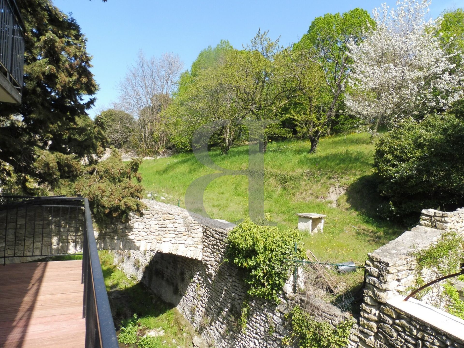 σπίτι σε Grignan, Auvergne-Rhône-Alpes 10205994