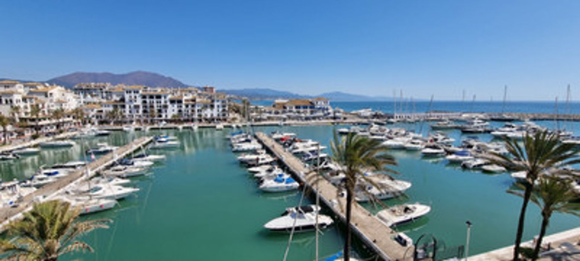 Condominio nel Puerto de la Duquesa, Andalusia 10206263